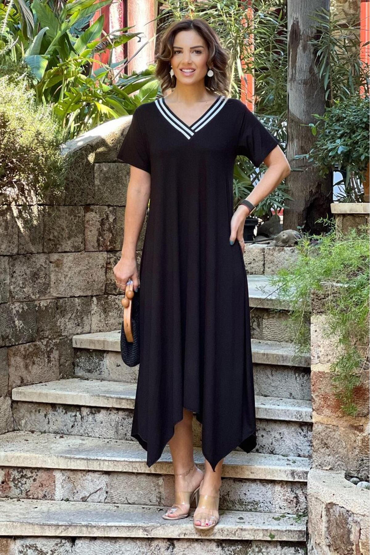 Nevin Kaya Moda Siyah V Yaka Şeritli Verev Kesim Elbise