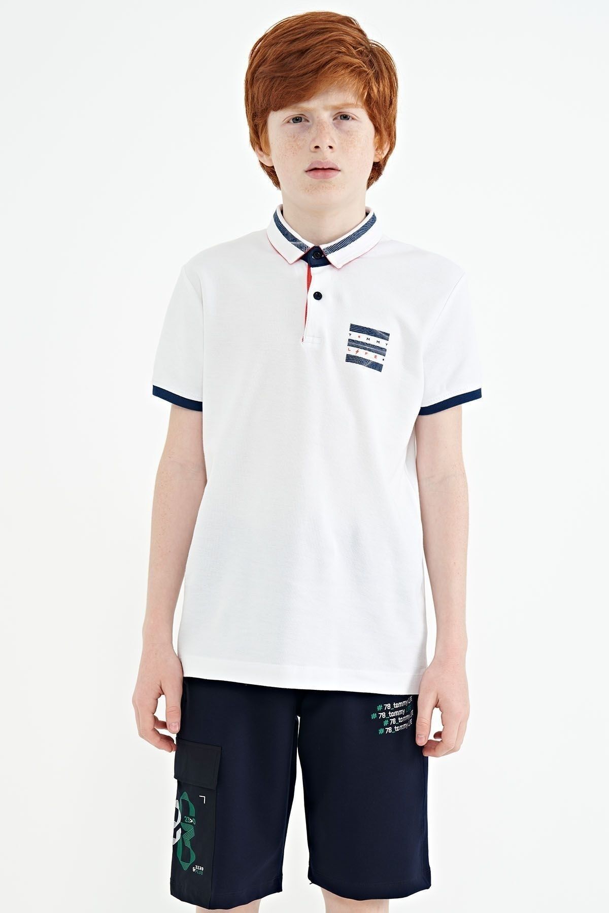 TOMMY LIFE Beyaz Yakası Renk Bloklu Baskı Detaylı Standart Kalıp Erkek Çocuk T-shirt - 11111