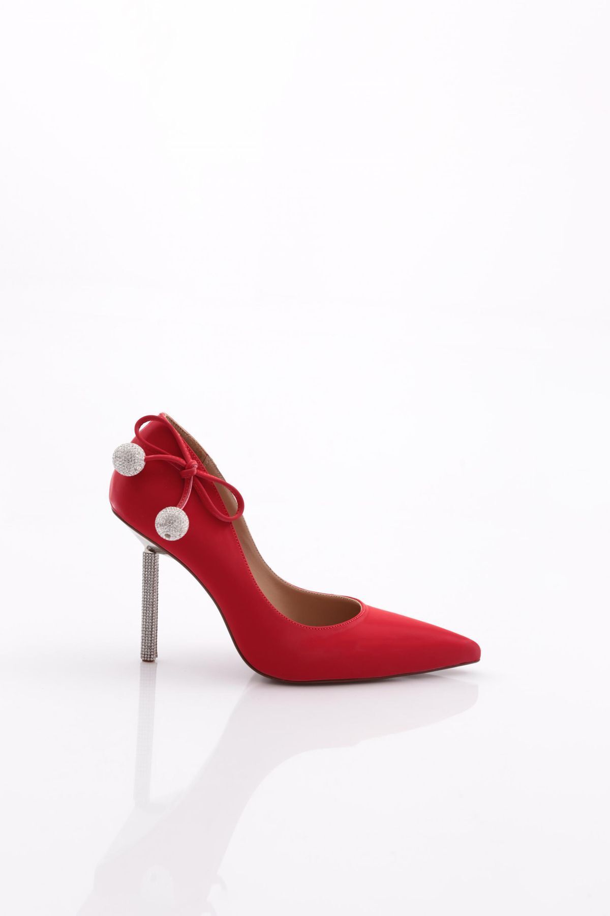 Dgn 4546 Kadın Arkası Kristal Top Süsleme Topuklu Ayakkabı Kırmızı Açma