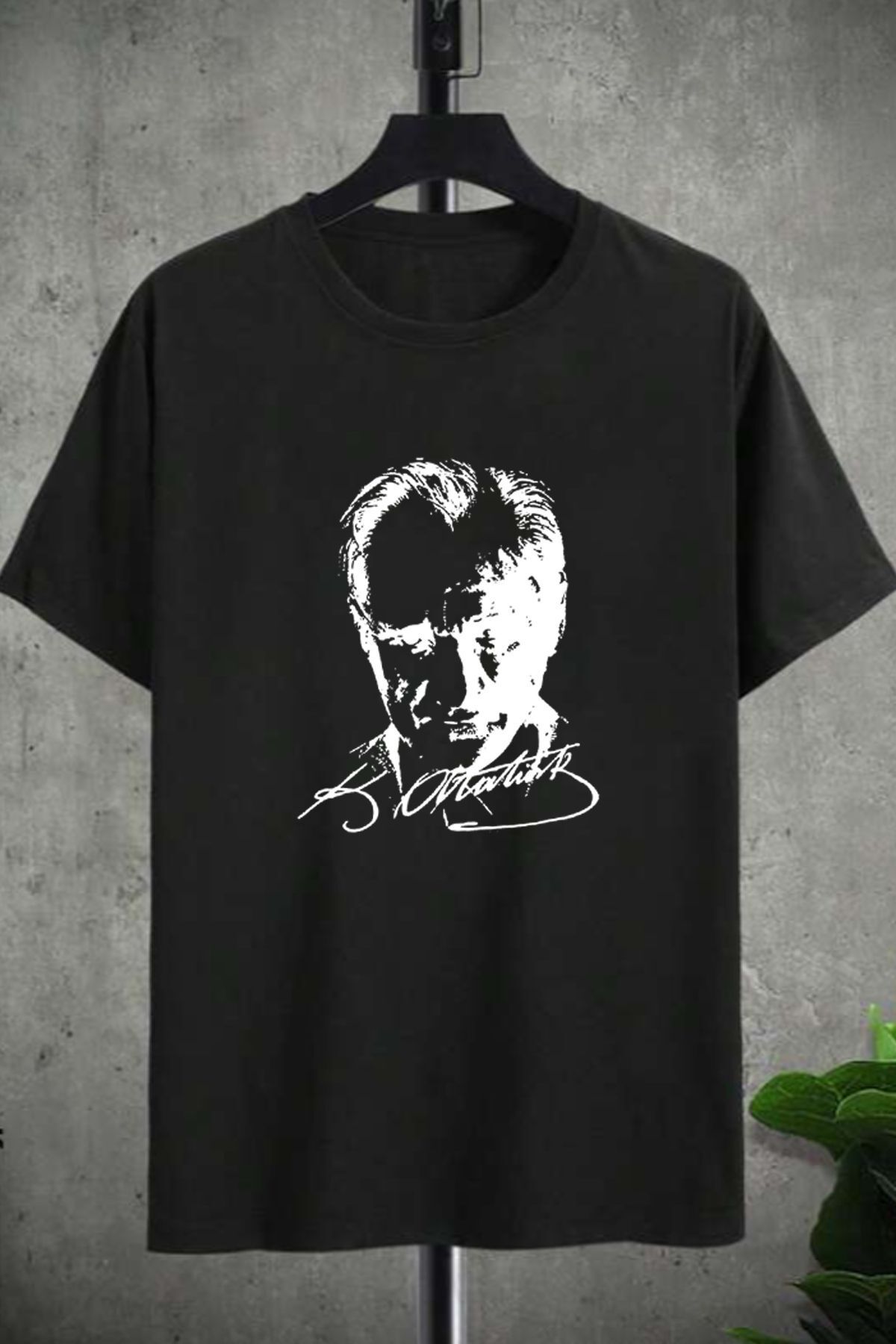 BAGÜ STORE Atatürk Baskılı Siyah Kısa Kollu T-shirt