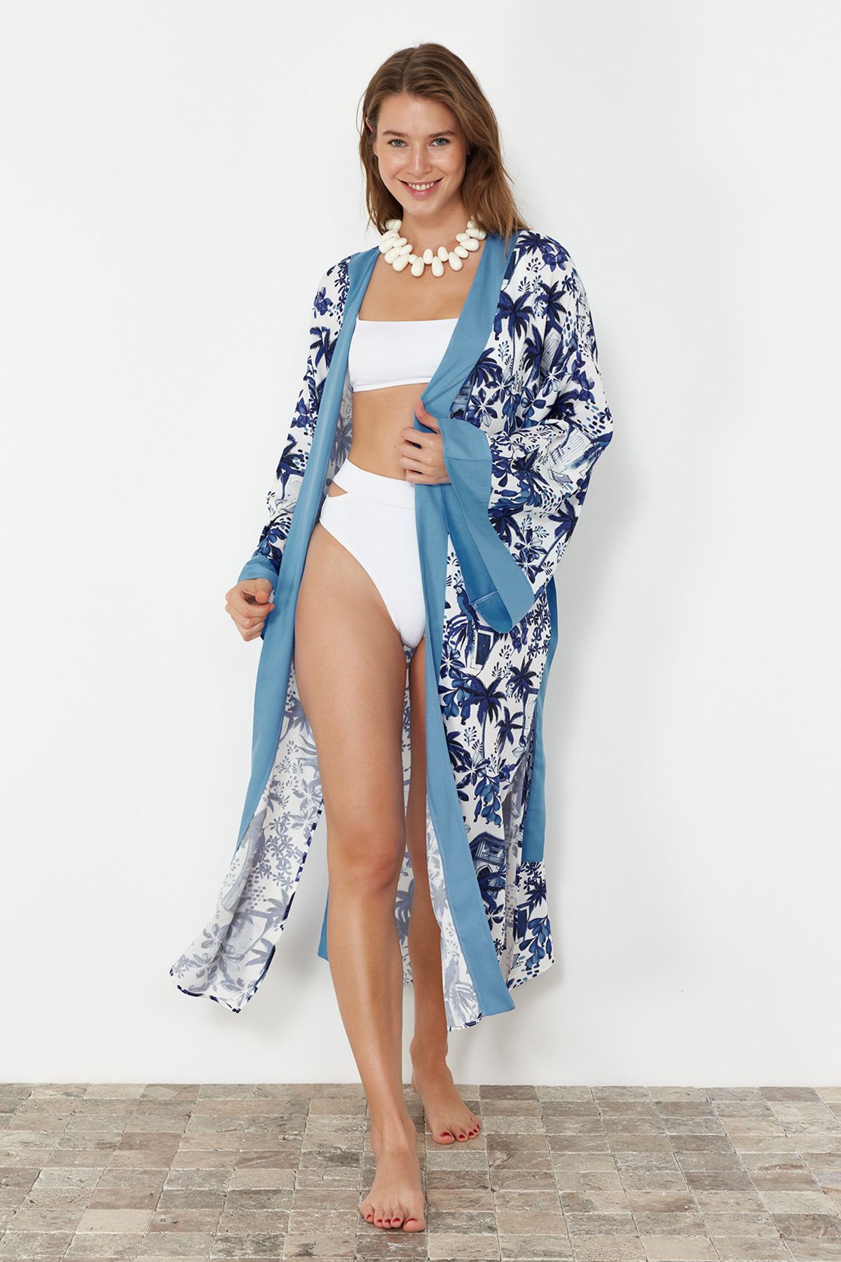 Trendyolmilla Tropikal Desenli Kuşaklı Maxi Dokuma Plaj Kimono&Kaftan TBESS24KM00024