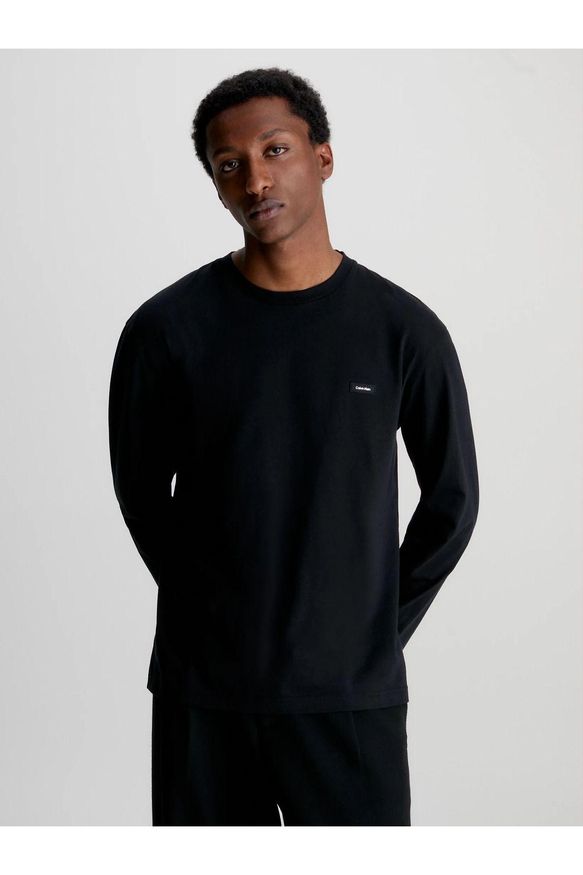 Calvin Klein Erkek Marka Logolu Yuvarlak Yaka Uzun Kollu Siyah T-Shirt K10K111847-BEH