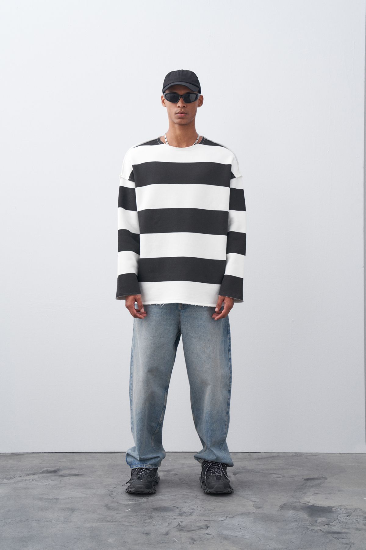 VAMOSCLO Siyah Yaka Detaylı Şeritli Oversize Sweatshirt
