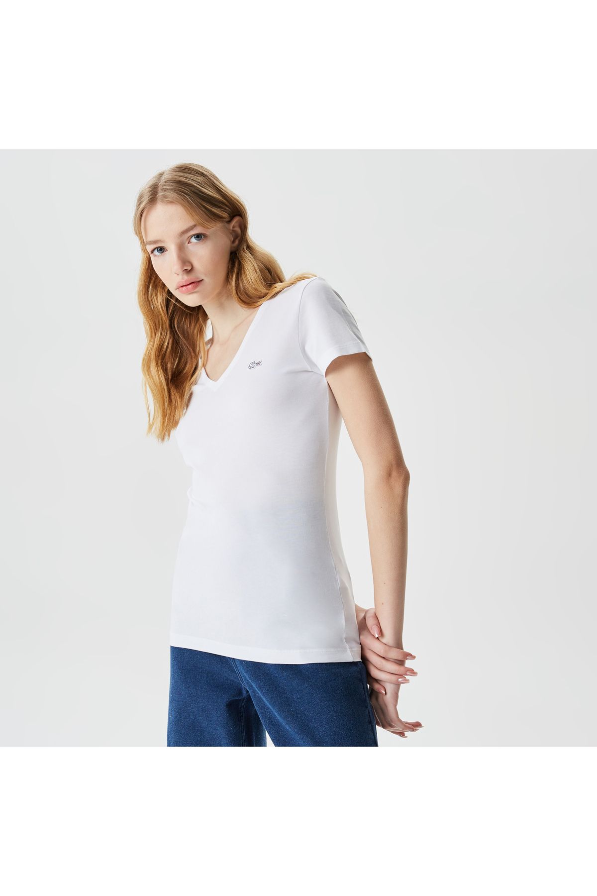 Lacoste Kadın Slim Fit V Yaka Beyaz T-shirt