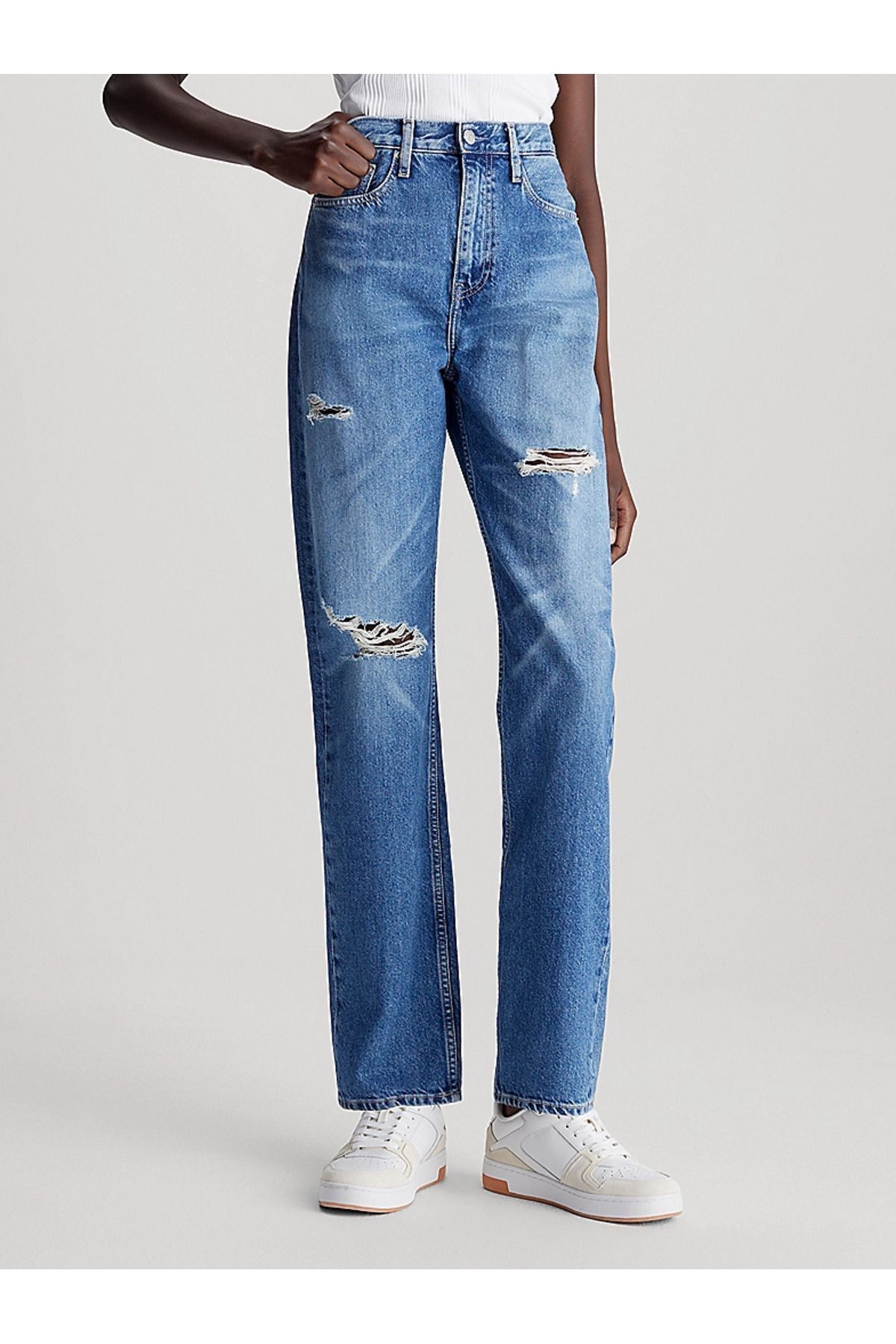 Calvin Klein Kadın Normal Belli Dar Kesim Düz Paça Mavi Jeans J20J223509-1A4