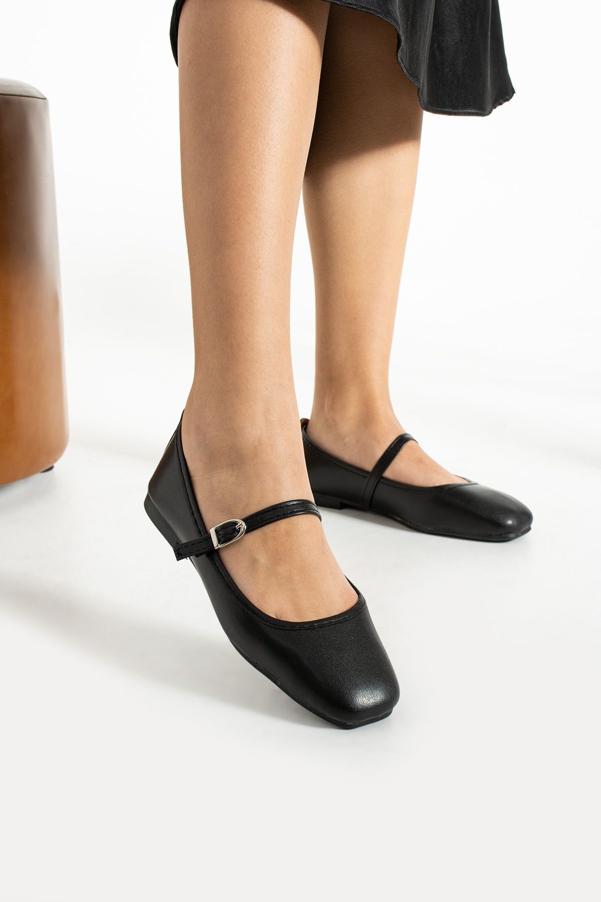 BirEylül Shoes Kadın Siyah Deri Tokalı Babet
