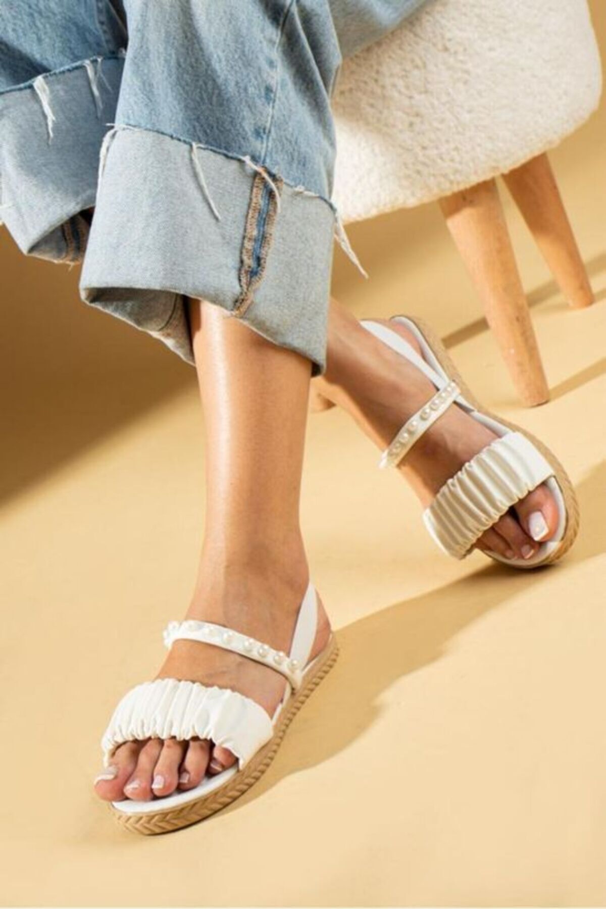 StWenn İnci Detaylı Beyaz Şili Kadın Sandalet Hafif Yazlık Ayakkabı Rahat Taban