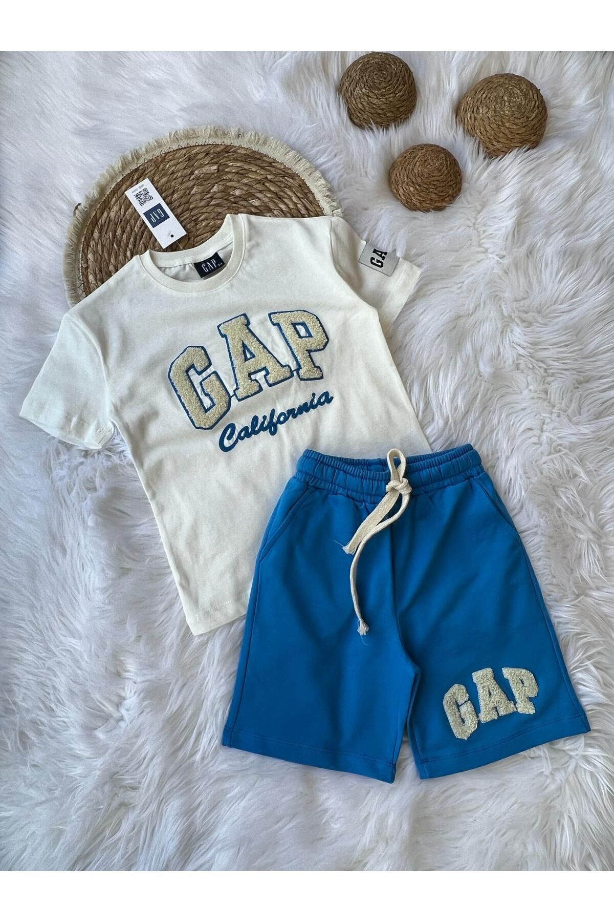 GAP Punch İşlemeli Erkek Çocuk Şortlu Gap Takım / Mavi