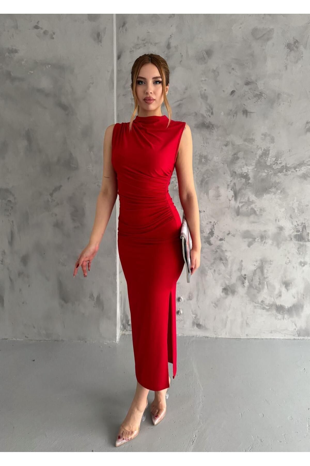 ZDABOUTİQUE Elegance Omuz Ve Bel Kısmı Drapeli Sıfır Kol Yırtmaç Detaylı Kırmızı Elbise