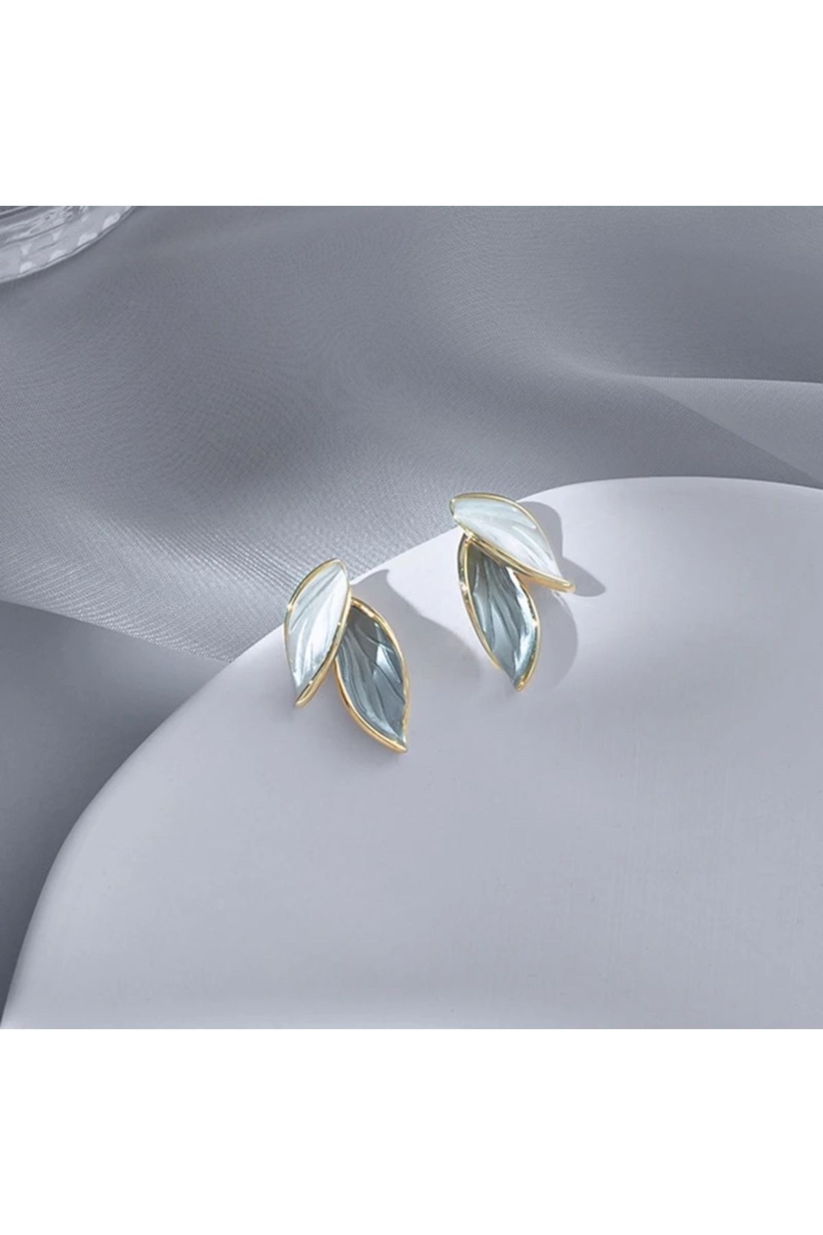 ATİLA Jewelry Yaprak Figür Mavi Beyaz Çift Renk Modelli Kadın Çelik Küpe
