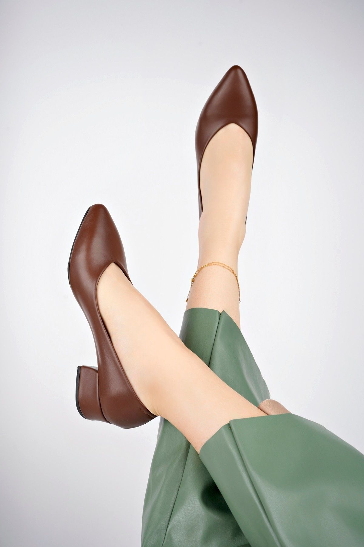 Deripabuc Hakiki Deri Kahverengi Kadın Topuklu Deri Ayakkabı SHN-0801