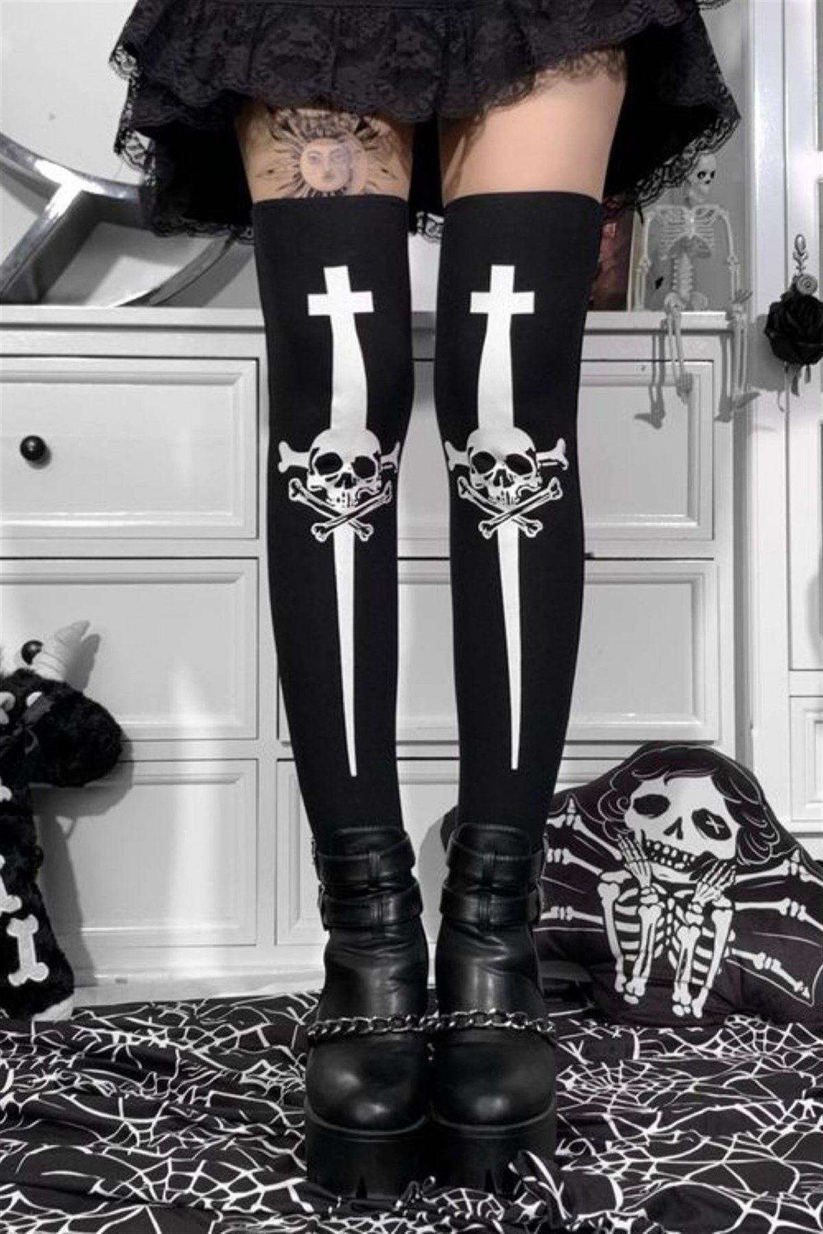 Gofeel Day Light Gothic Dagger Skull Dizüstü Çorap