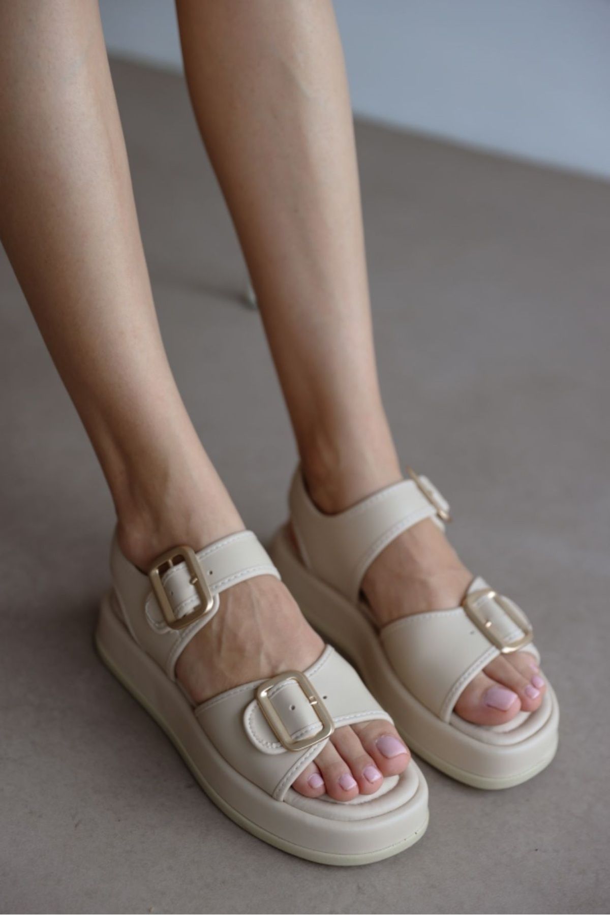 selinshoes Ophelia Çift Toka Detaylı Kadın Sandalet -  EKRU