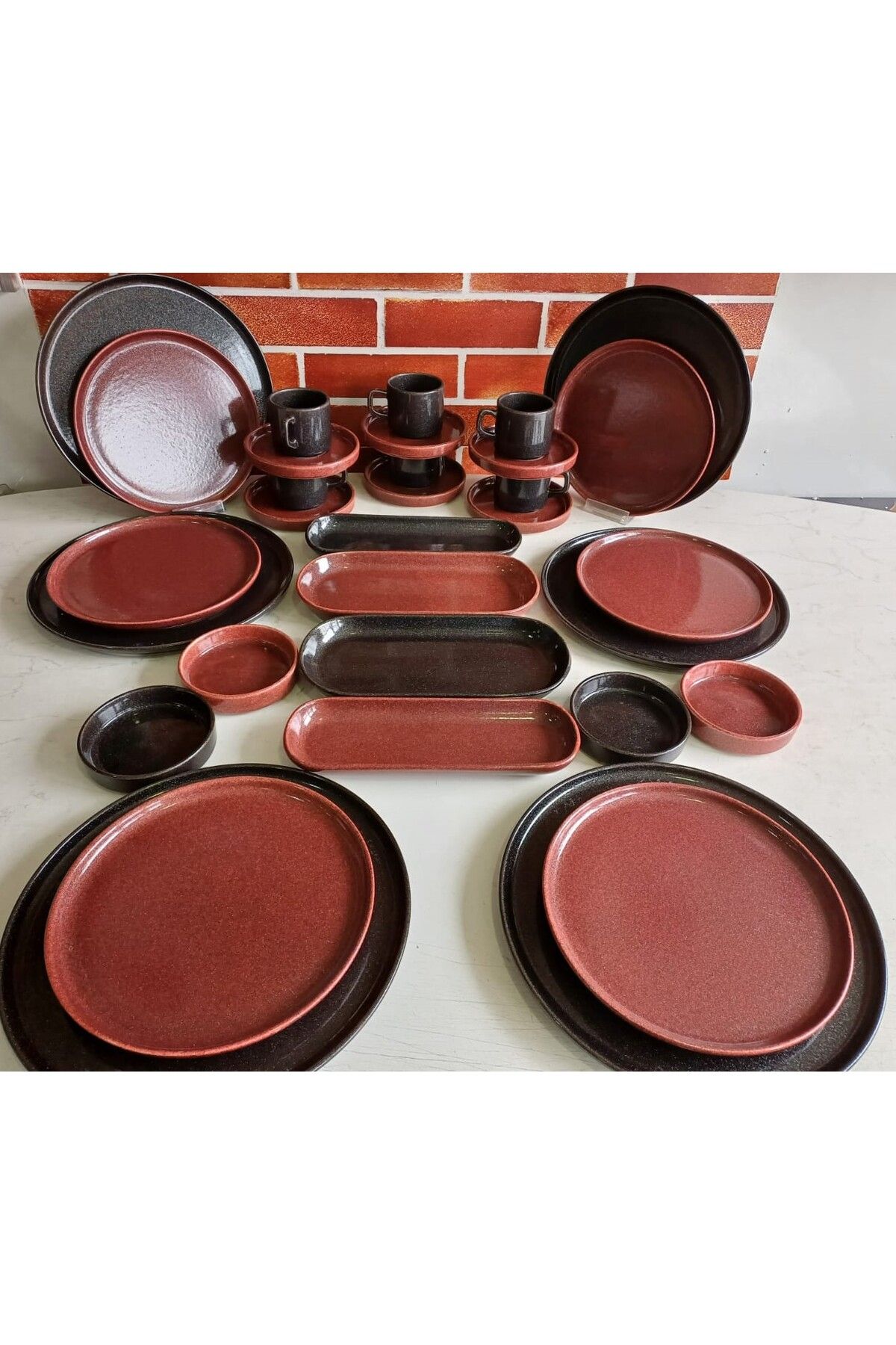 Keramika 32 Parça Twinkle Kahvaltı Takımı  Siyah-Kırmızı