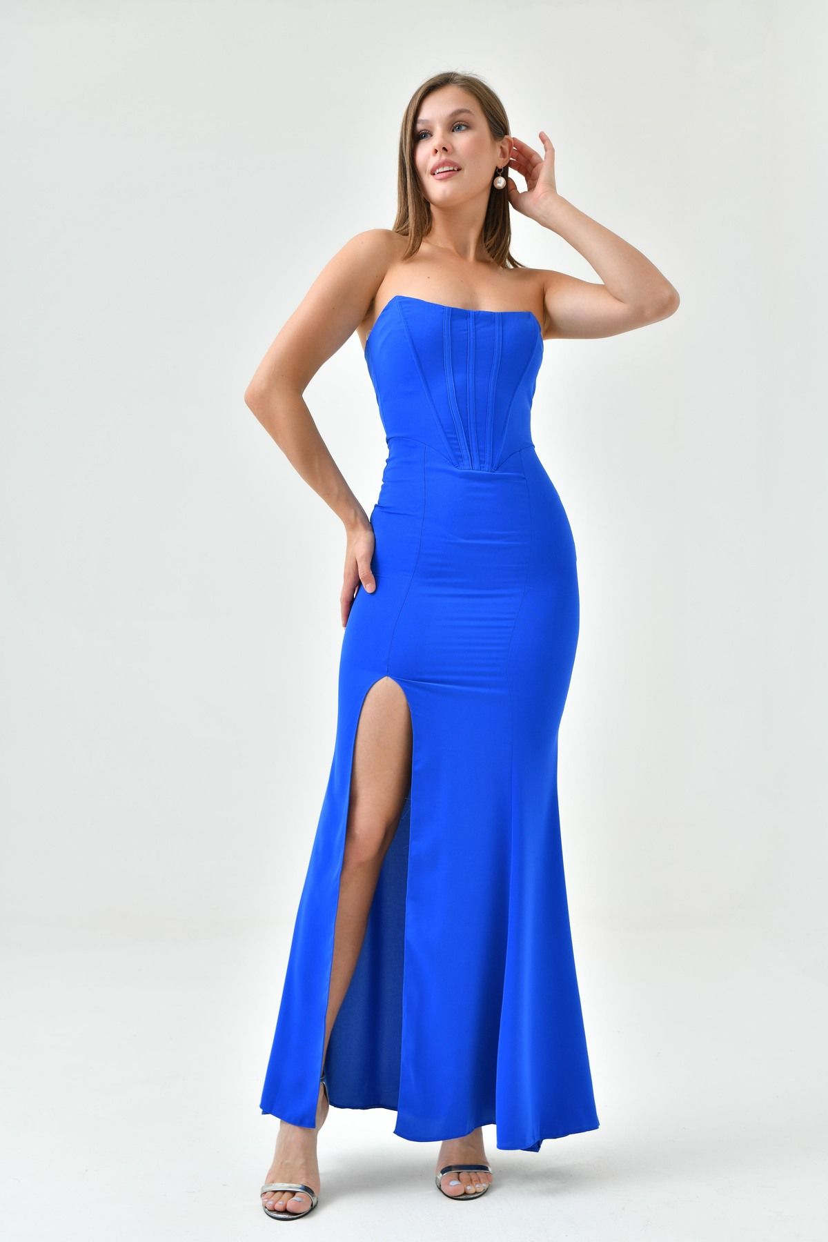 lovebox Kadın Straplez Yaka Korseli Tasarım Yırtmaç Detaylı Saks Mavi Maxi Abiye Elbise 167