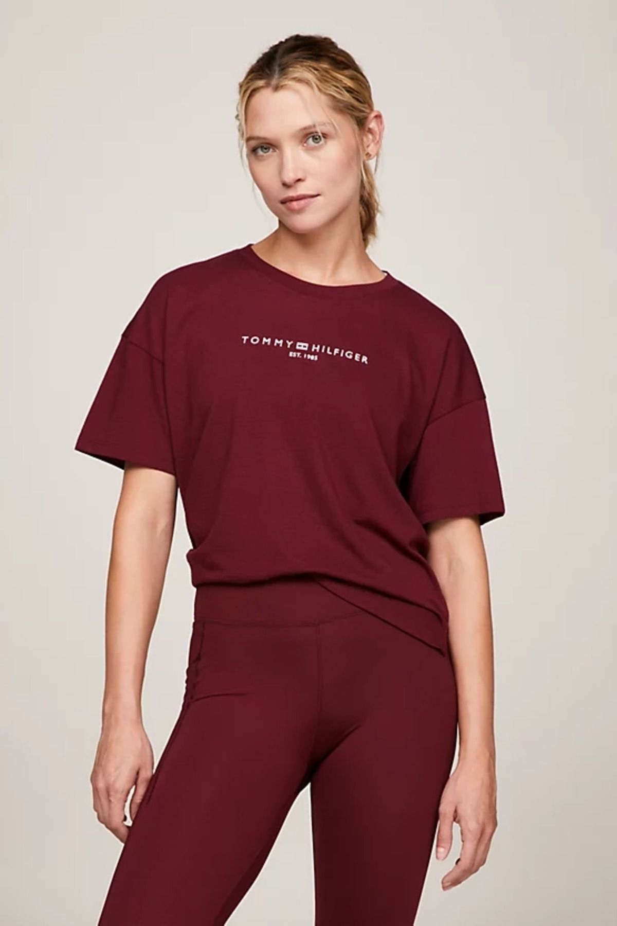 Tommy Hilfiger Kadın ESS Mini Corp Rahat Kesim T-Shirt - Bordo