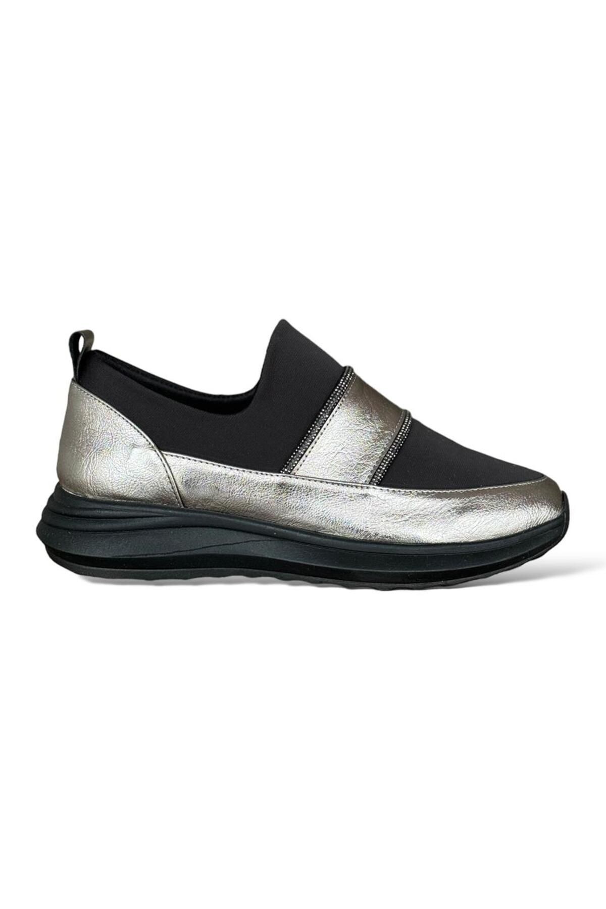 Liger Taş Detaylı Kadın Sneaker Ayakkabı FÜME