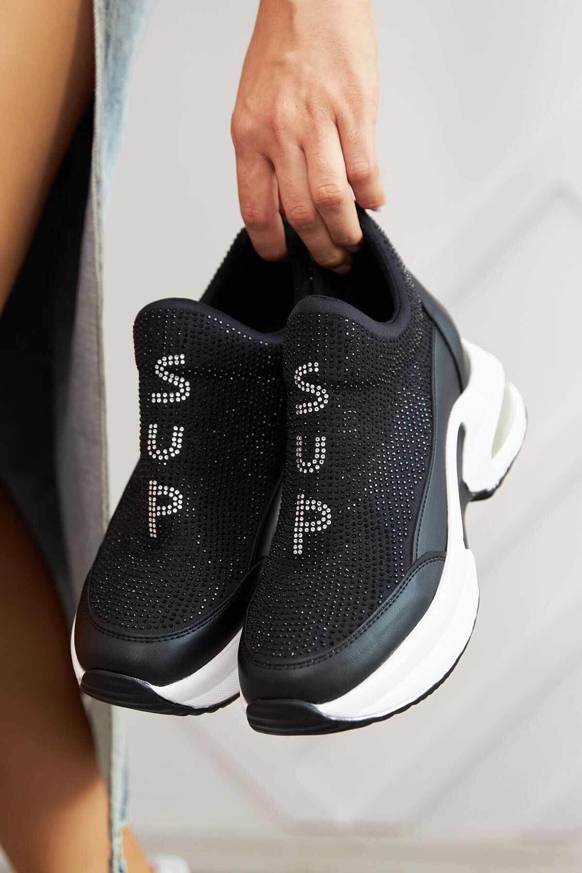Ayakkabı Delisiyim Bubos Siyah Gizli Dolgu Topuklu Air Taban Taşlı Kadın Spor Ayakkabı Sneaker