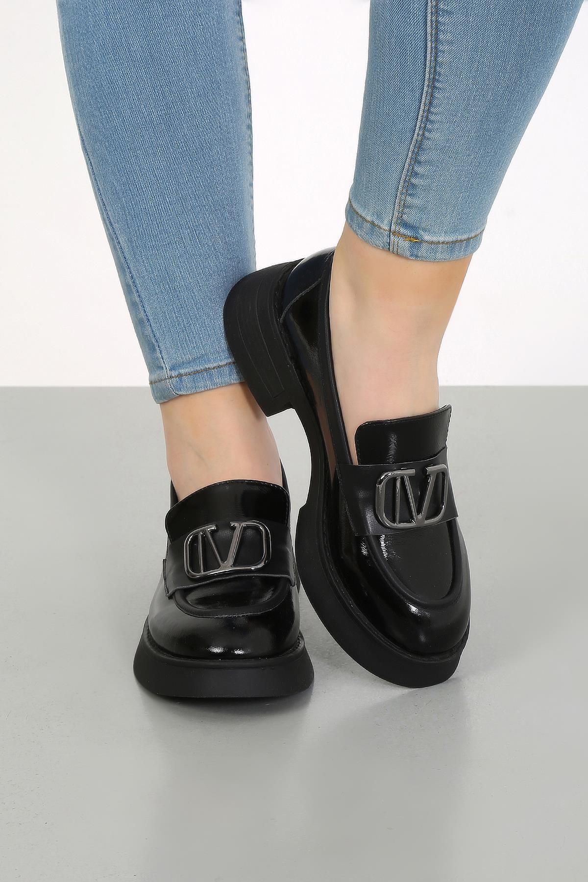 CassidoShoes Siyah Rugan Eva Taban Toka Aksesuar Detaylı Kadın Casual Ayakkabı 010-4044