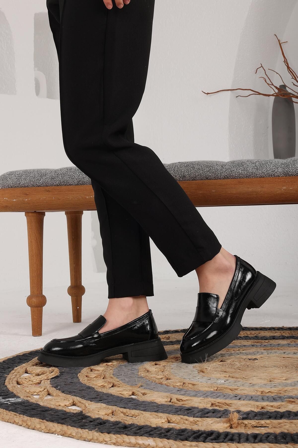 CassidoShoes Siyah Rugan Deri Kadın Casual Ayakkabı 010-4041