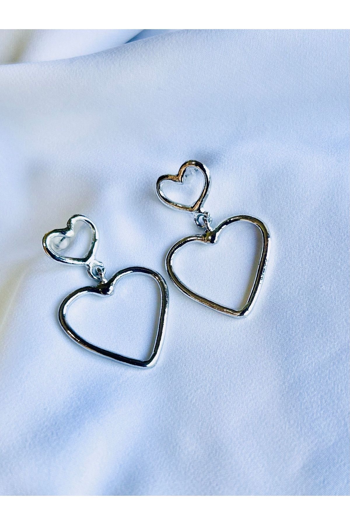Sibelon Gümüş Renk Sallantılı Kalpli Küpe Kalp Model Küpe
