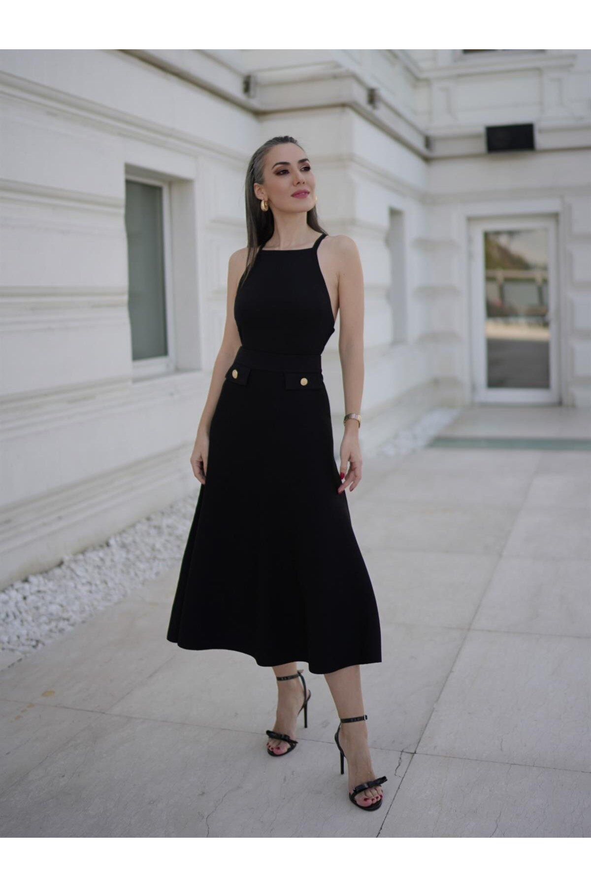 Peraluna Styleboom X Vıvıen Skırt Düğme Detaylı Diz Altı Kloş Kadın Triko Etek siyah