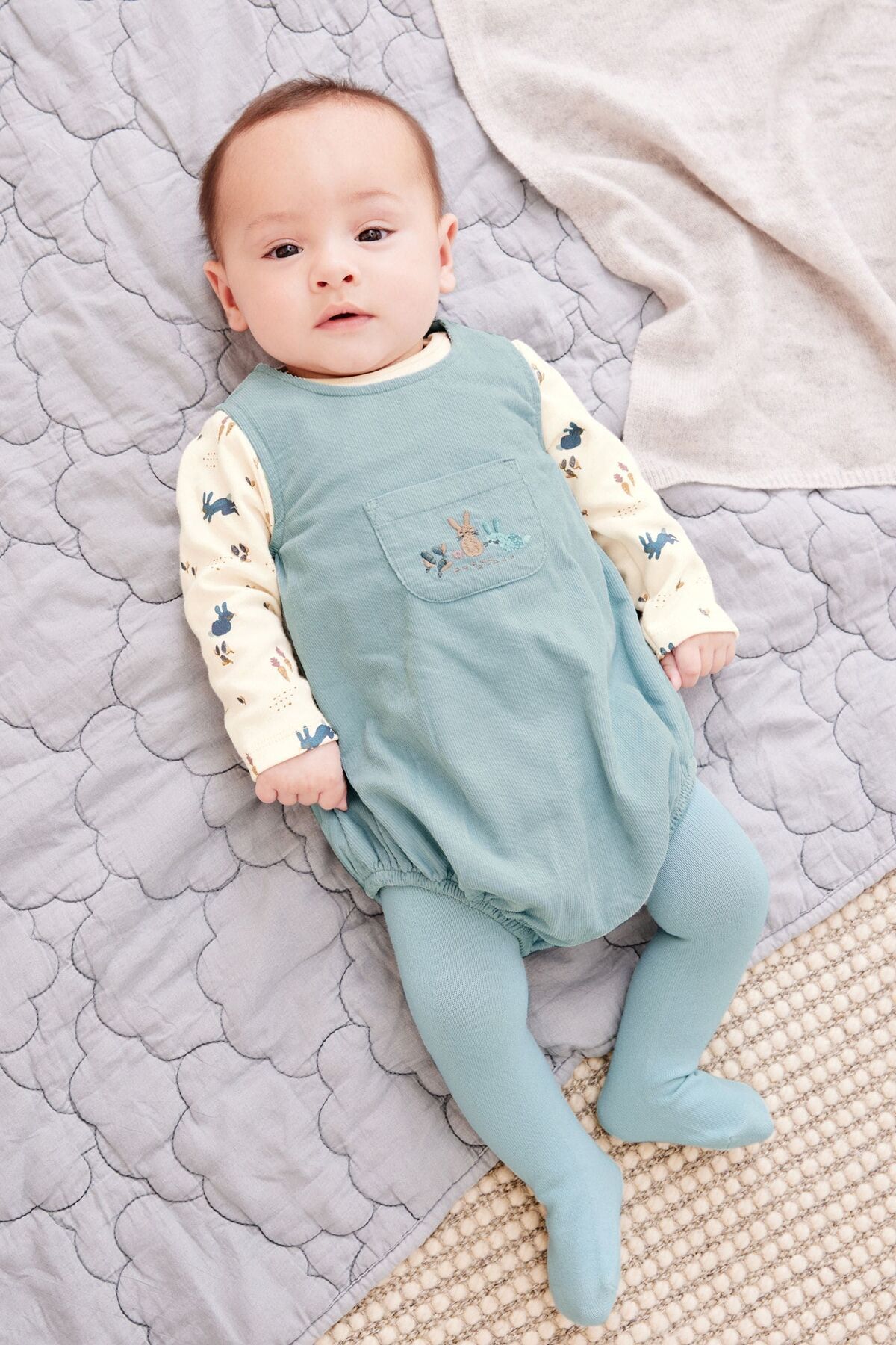 Next Baby % 100 Pamuklu Mavi Tavşan Desenli Salopet Body Zıbın Çorap Set