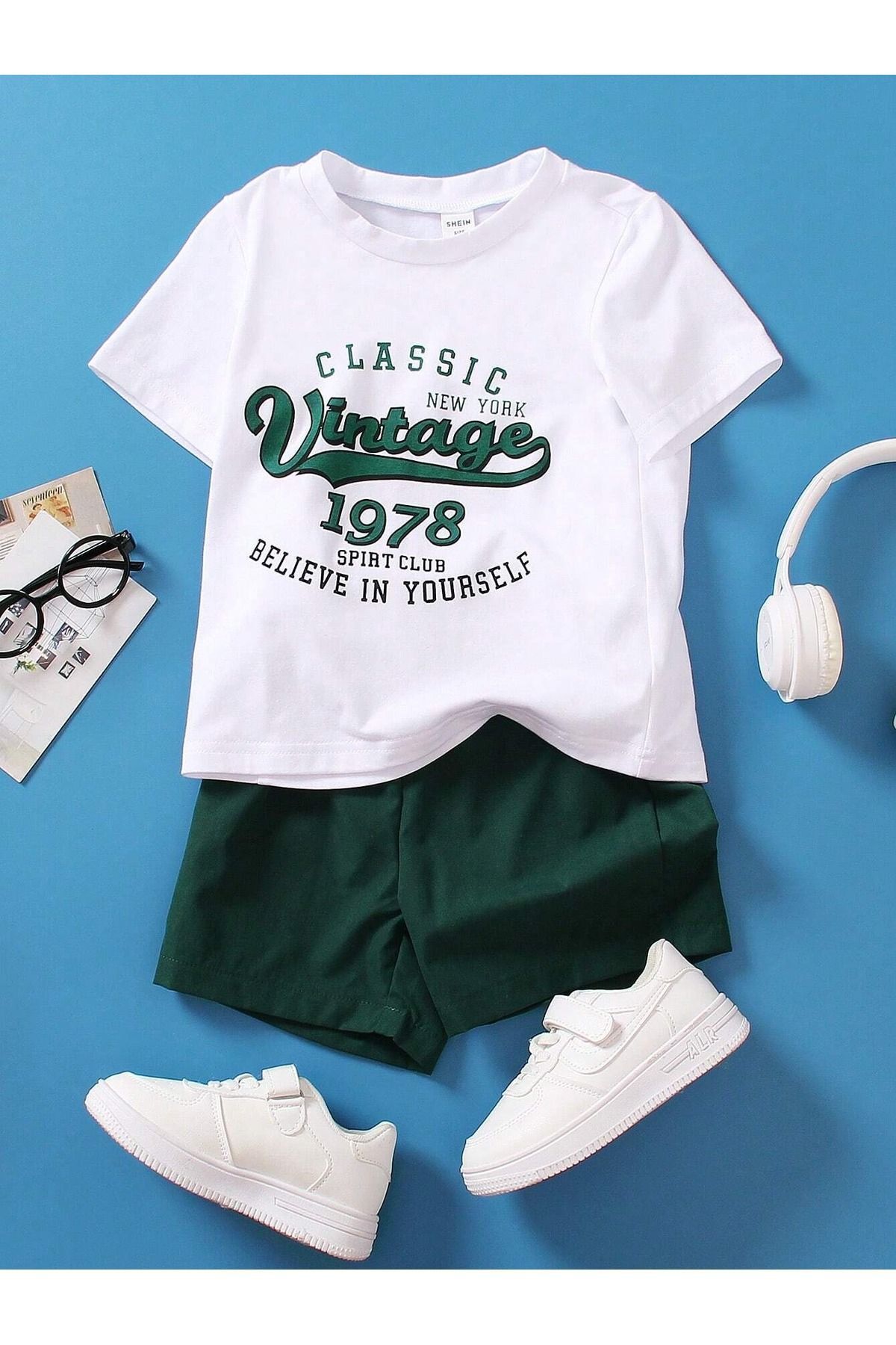 CLAYES Vintage Baskılı Pamuklu Çocuk Nefti Yeşil Şort Beyaz T-shirt Takım - Çocuk Yazlık Bisiklet Yaka