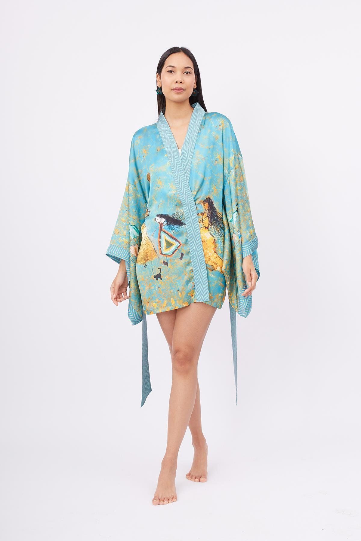 Peraluna JOY SHORT KIMONO Anne-Çocuk Baskılı 80 CM Kısa Saten Kadın Kimono - Turkuaz