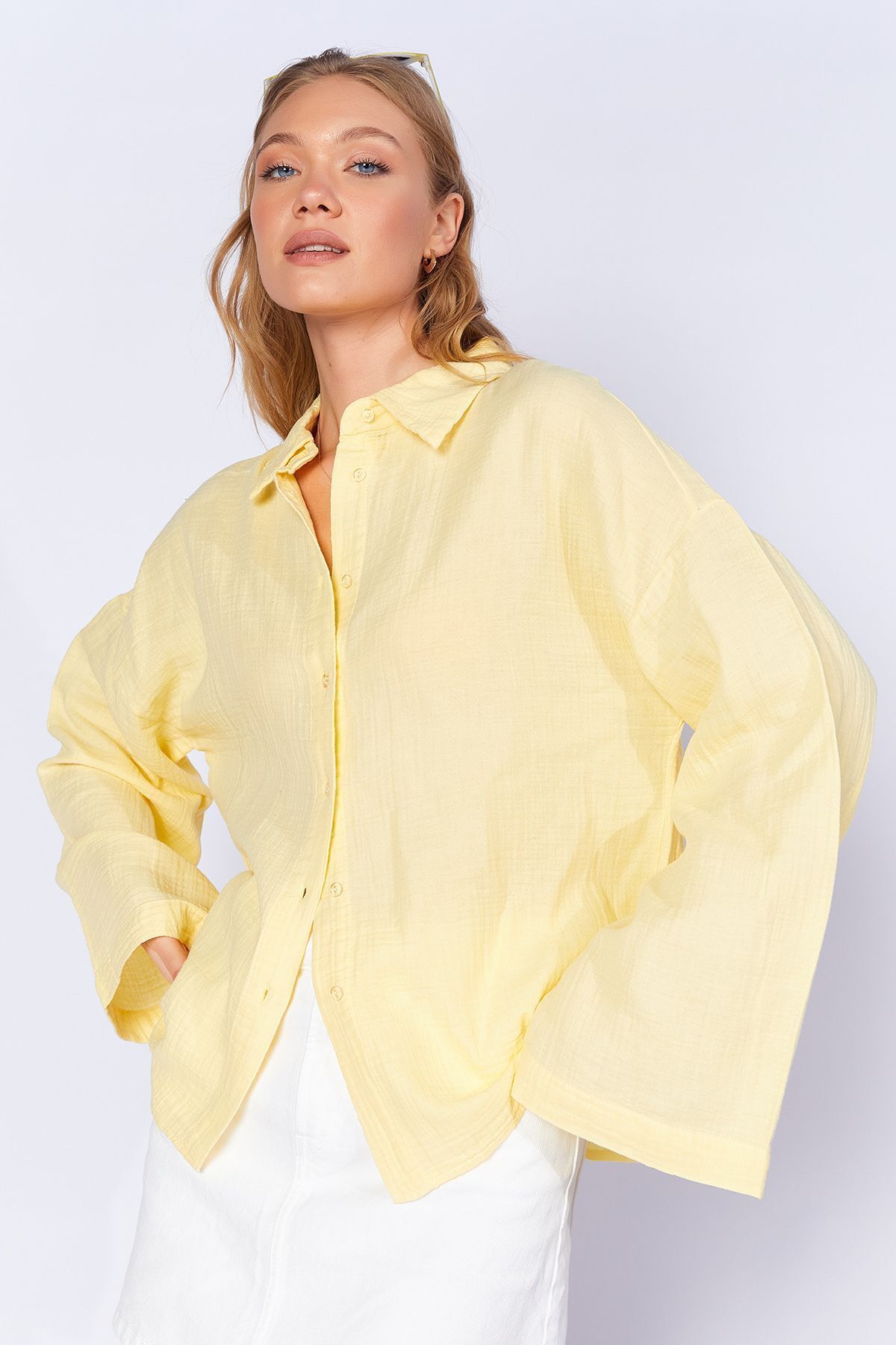 EDITION Limon Sarı Kolları Salaş Yıkamalı Müslin Oversize Rahat Kalıp Kadın Basic Gömlek| Mks166881-01