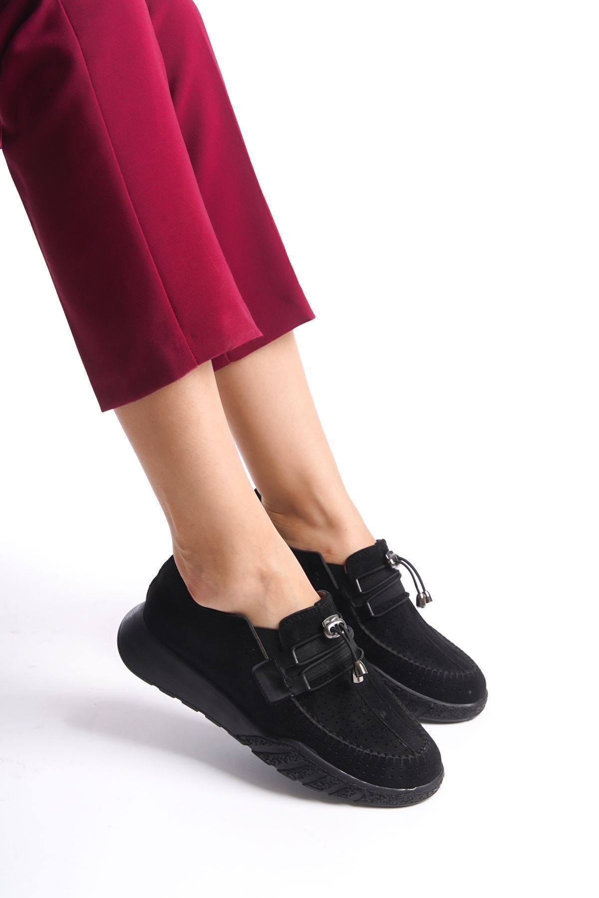 Limeo Siyah Süet Delikli Bağcık Detaylı Orta Yüksek Taban Günlük Kadın Casual Spor Ayakkabı