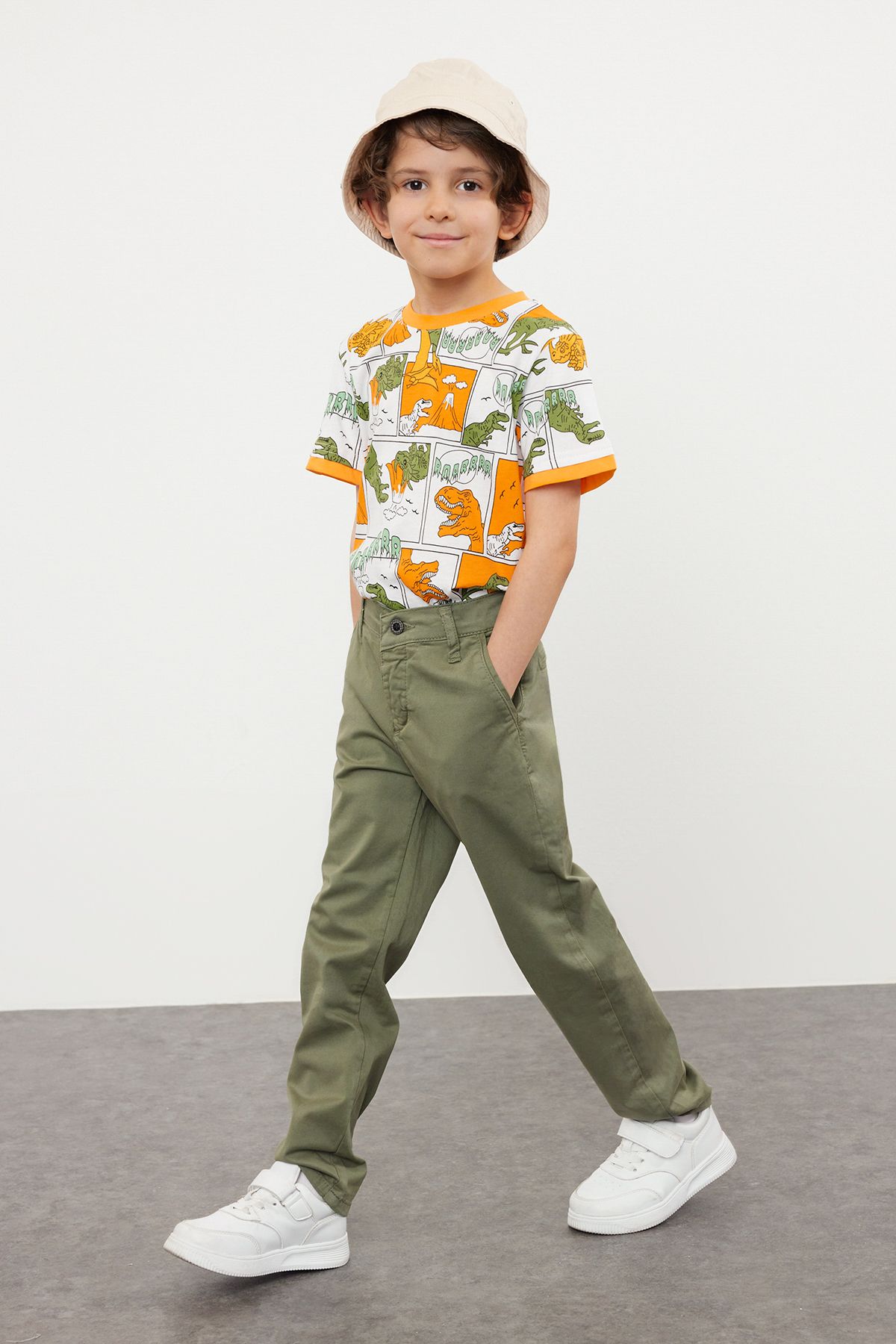 TRENDYOLKIDS Haki Erkek Çocuk Regular Chino Dokuma Pantolon TKDSS24PL00006