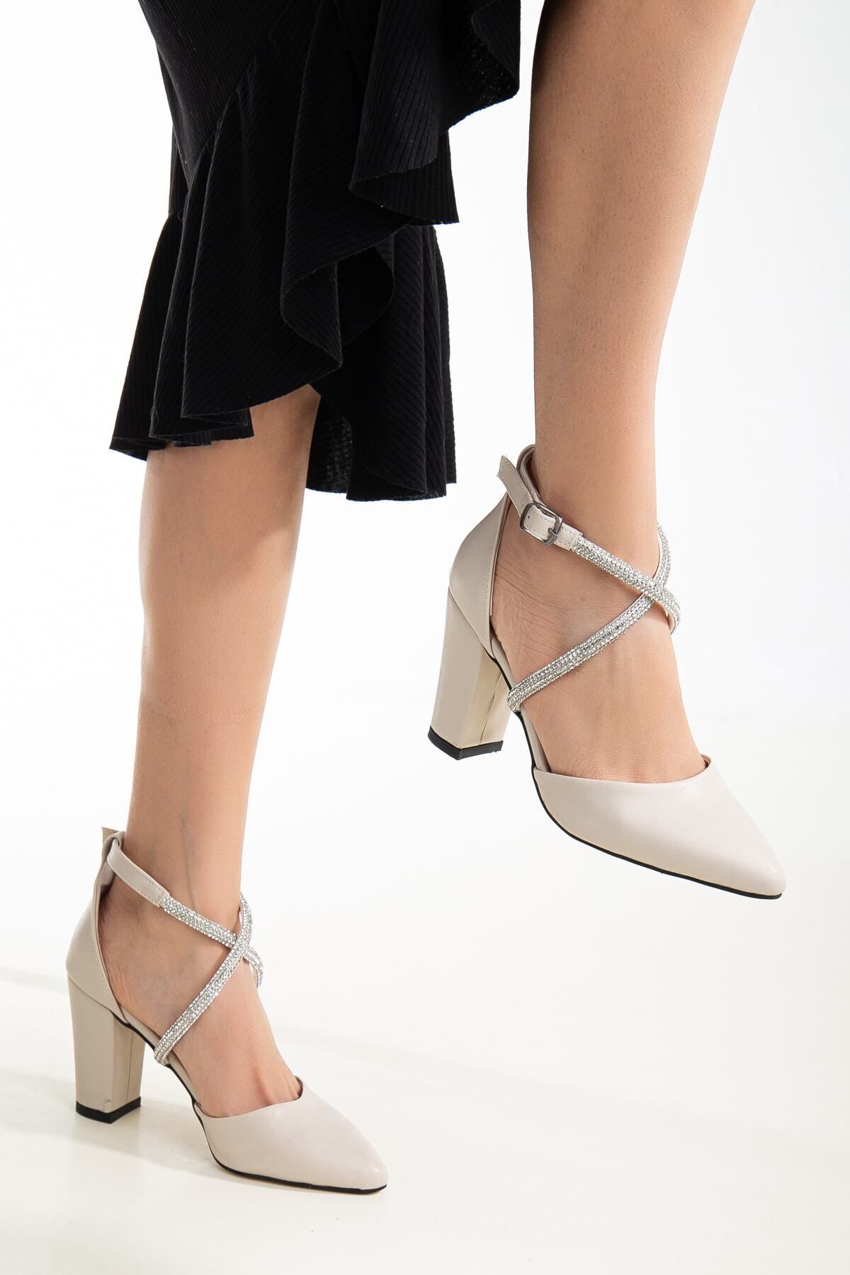 Rabensa Kadın Yeni Sezon Çapraz Taşlı Klasik Topukulku Ayakkabı