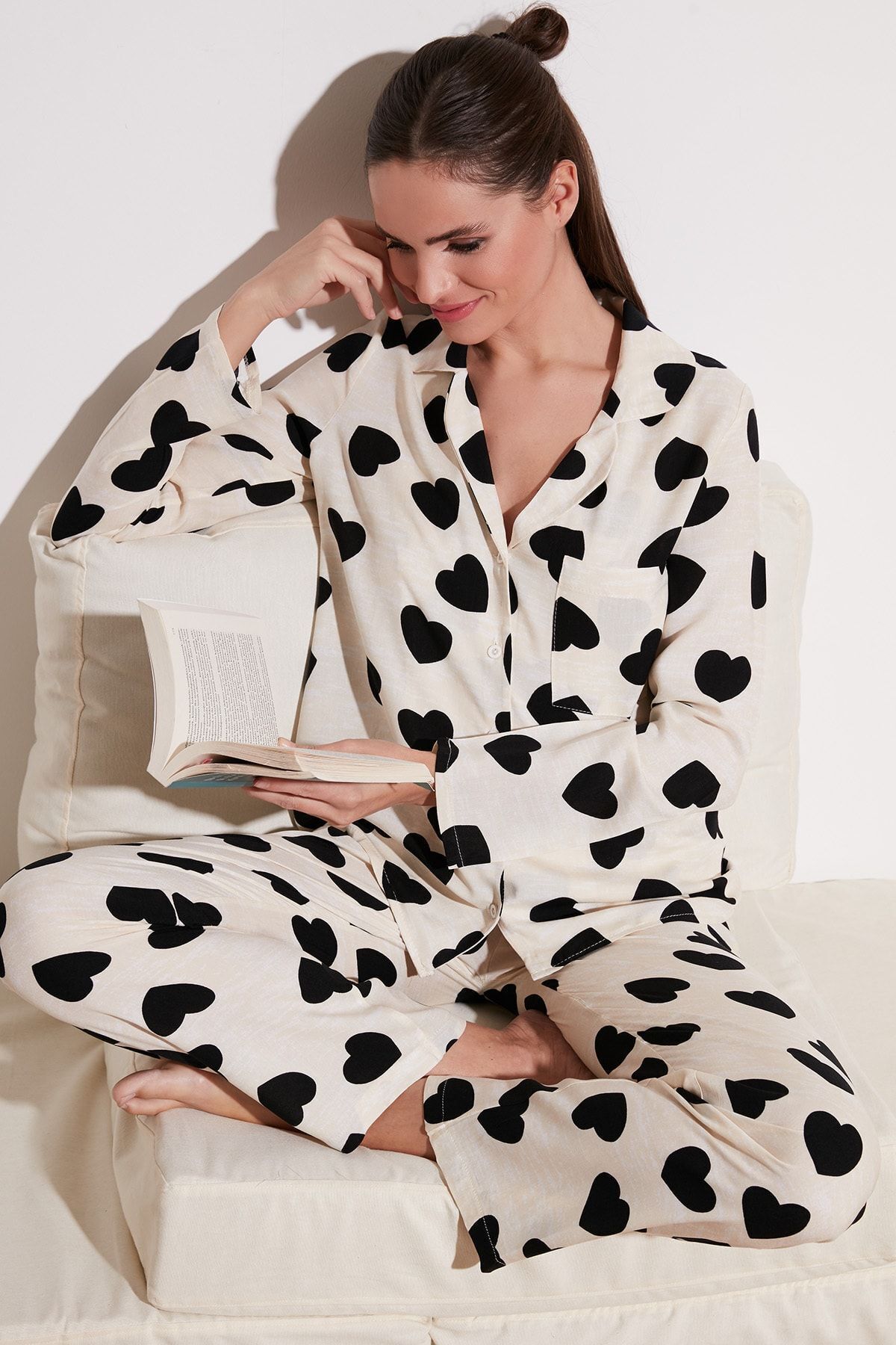 Lela Desenli Beli Lastikli Cep Detaylı Gömlek Yaka Pijama Takımı