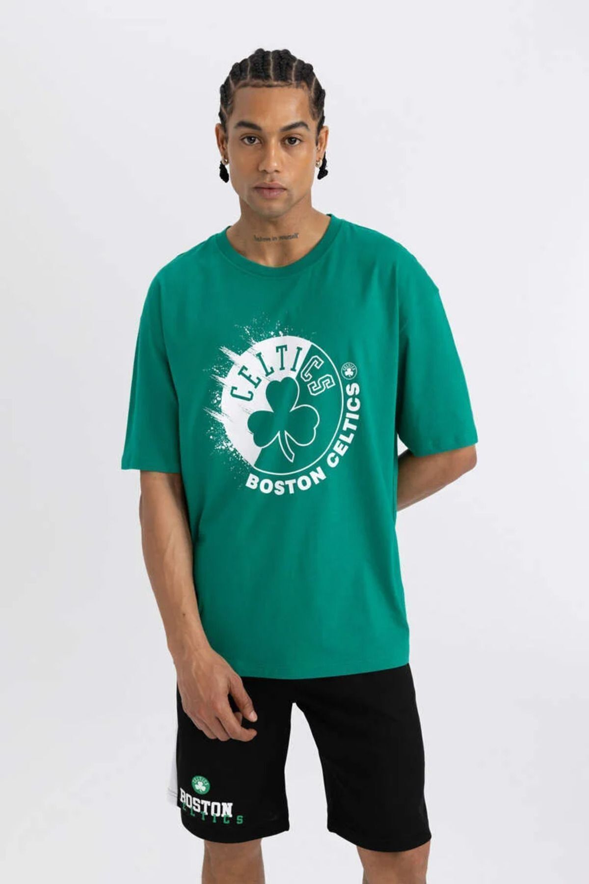 Defacto Fit Nba Boston Celtics Oversize Fit Bisiklet Yaka Baskılı Kısa Kollu Tişört T6199az24sm
