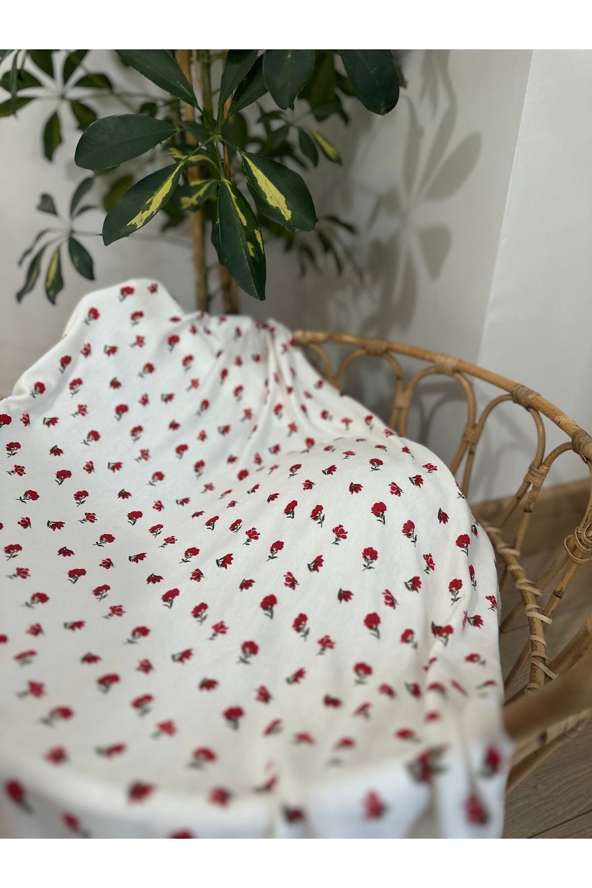 Yavuzoğulları Minik Çiçek Desen Pijamalık Kaş Korse Organik Kumaş 150 X 100
