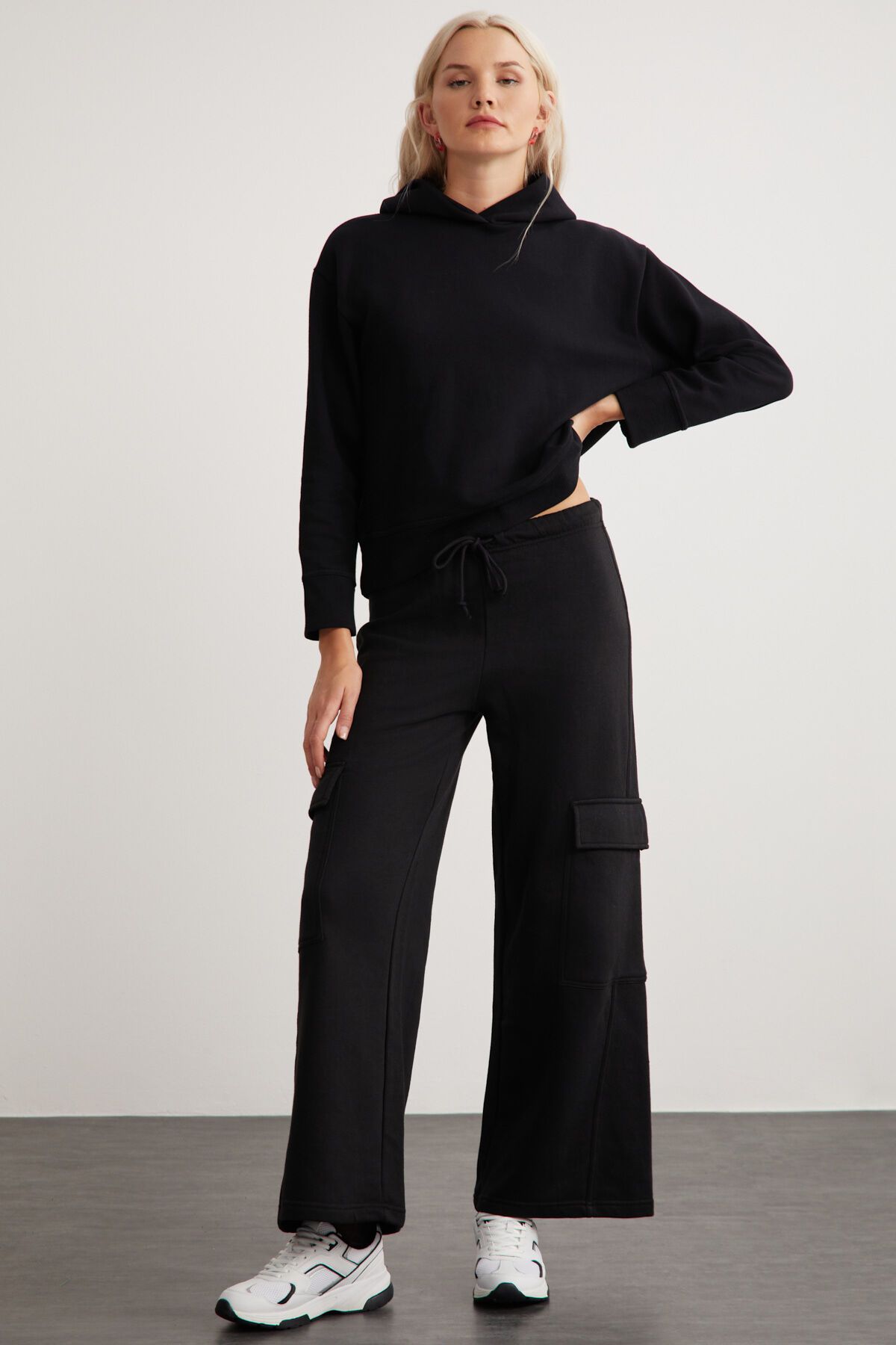 GRIMELANGE Kemberly Kadın Kapüşonlu Relaxed Kalıp Basic Siyah Sweatshirt