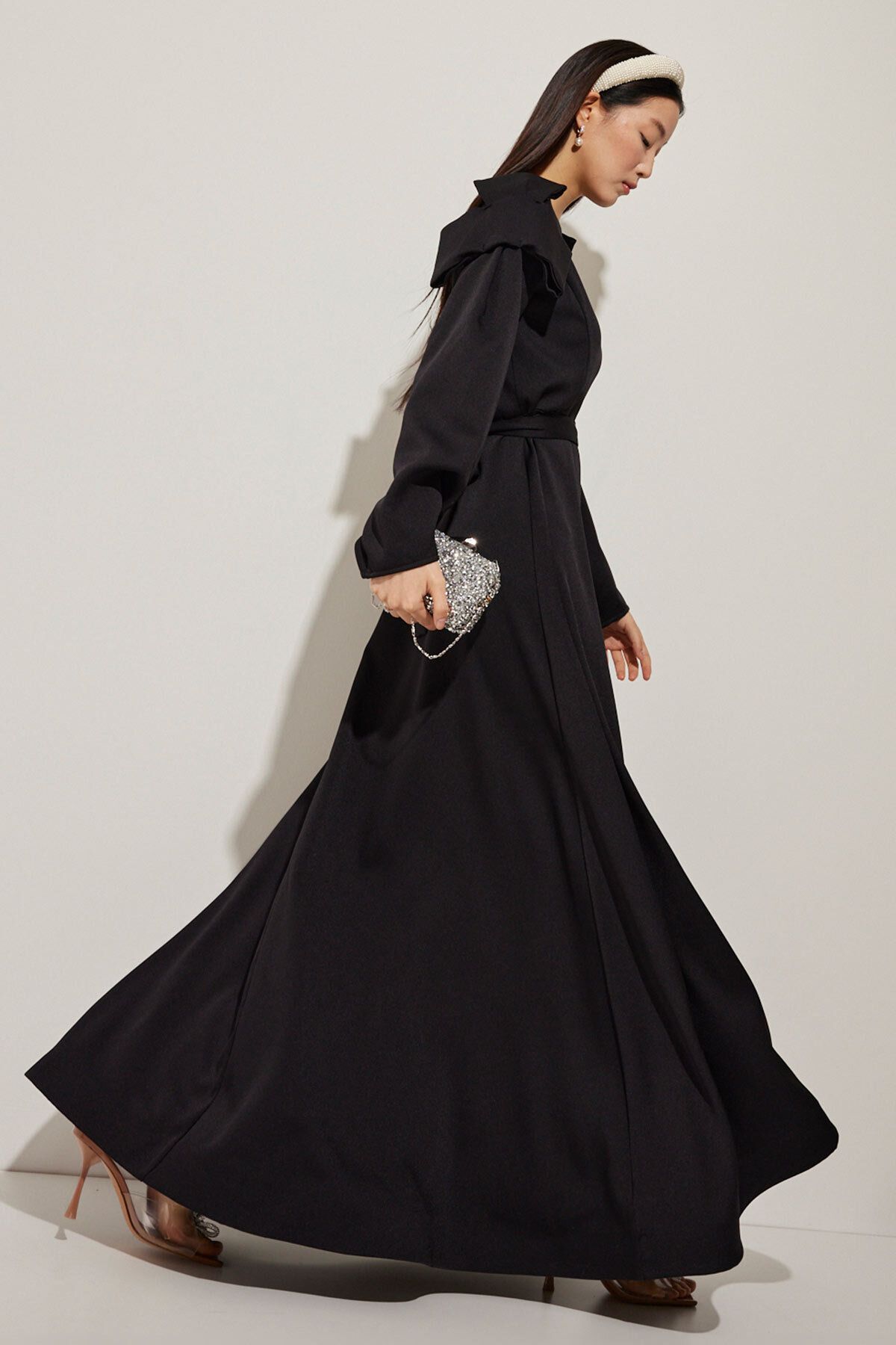 Hooopstore Kolu Fiyonk Bağlamalı Siyah Shine Elbise