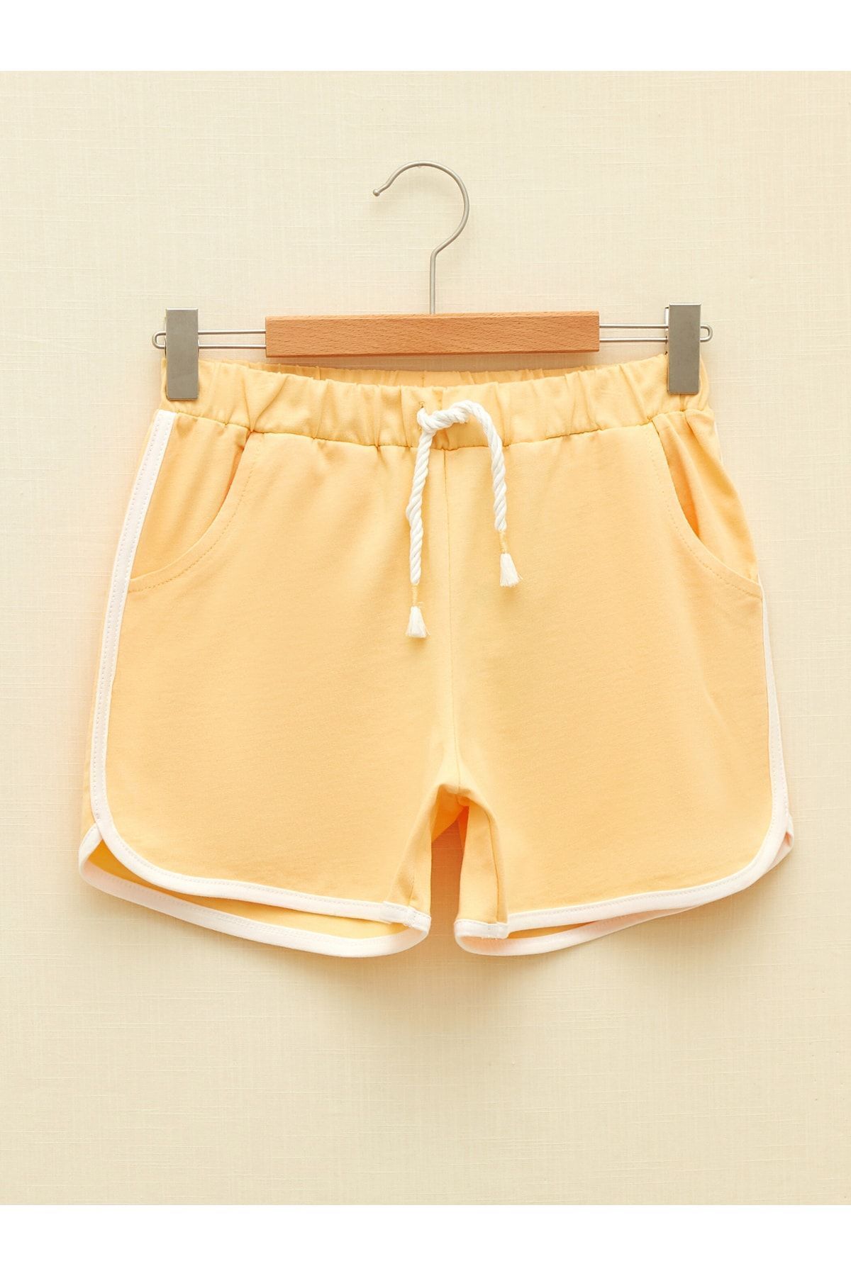 LC Waikiki Beli Lastikli Basic Kız Çocuk Şort