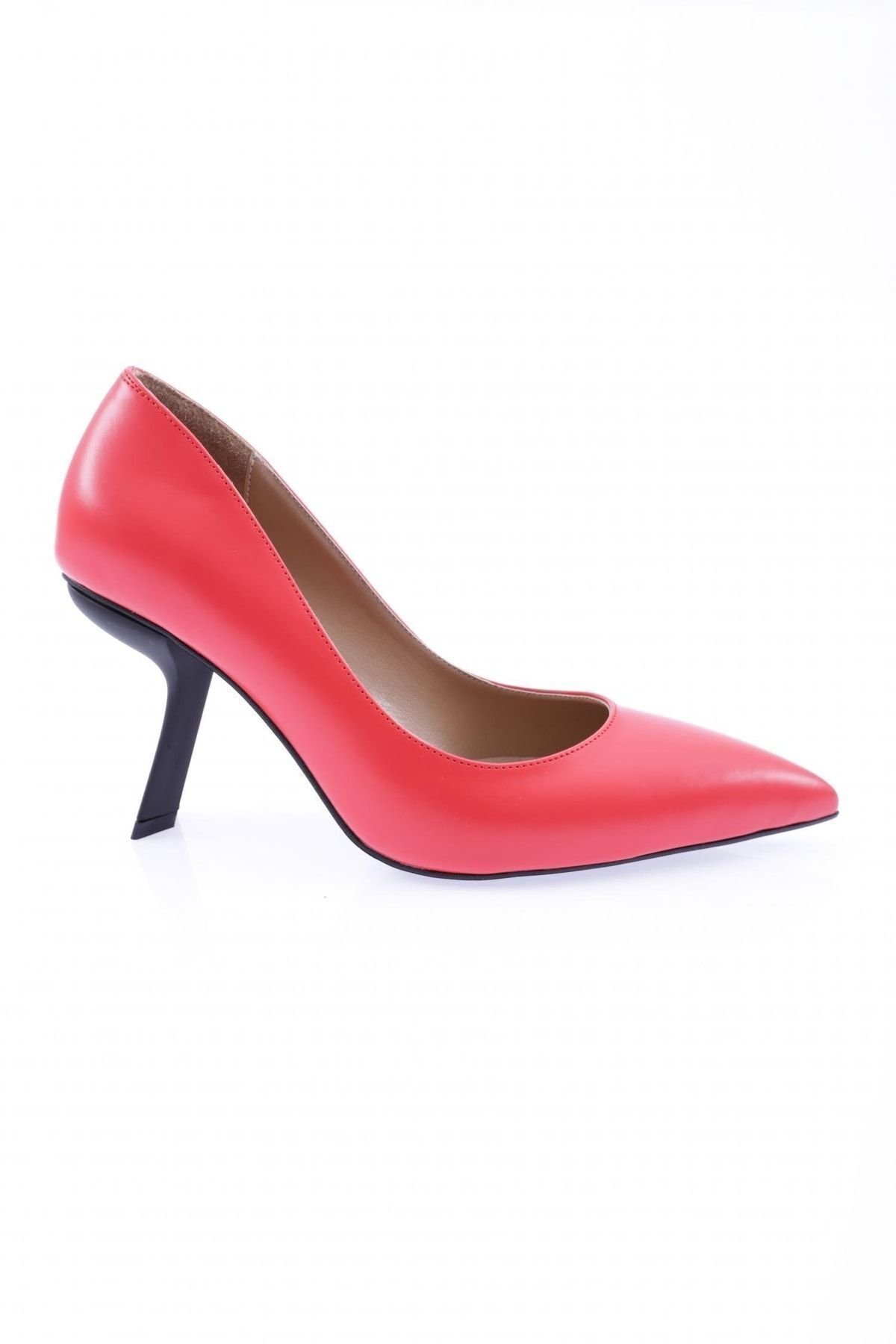 Dgn K6000 Kadın Sivri Burun Aksesuarlı Parmak Dekolteli Topuklu Ayakkabı Kırmızı Açma