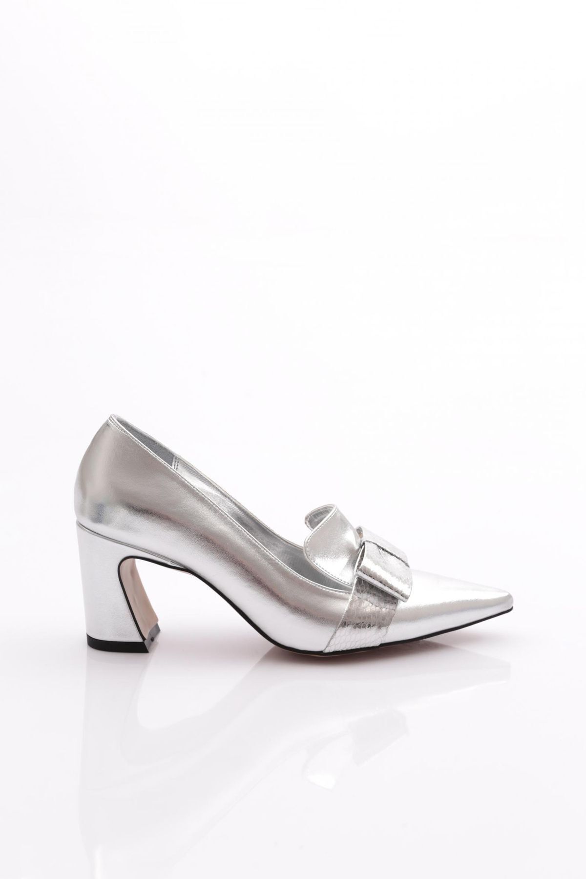 Dgn 159 Kadın Kurdela Desenli Topuklu Ayakkabı Gümüş Metalik