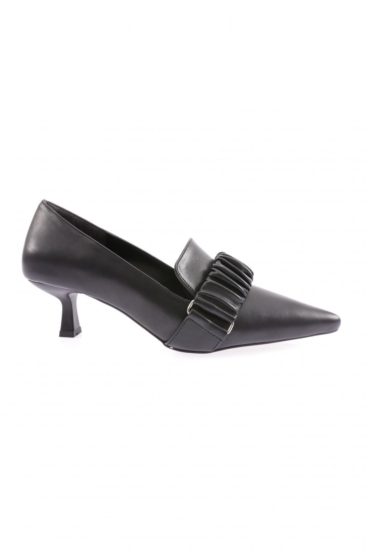 Dgn K815 Kadın Sivri Burun Büzgü Detaylı Kısa Topuklu Ayakkabı Siyah