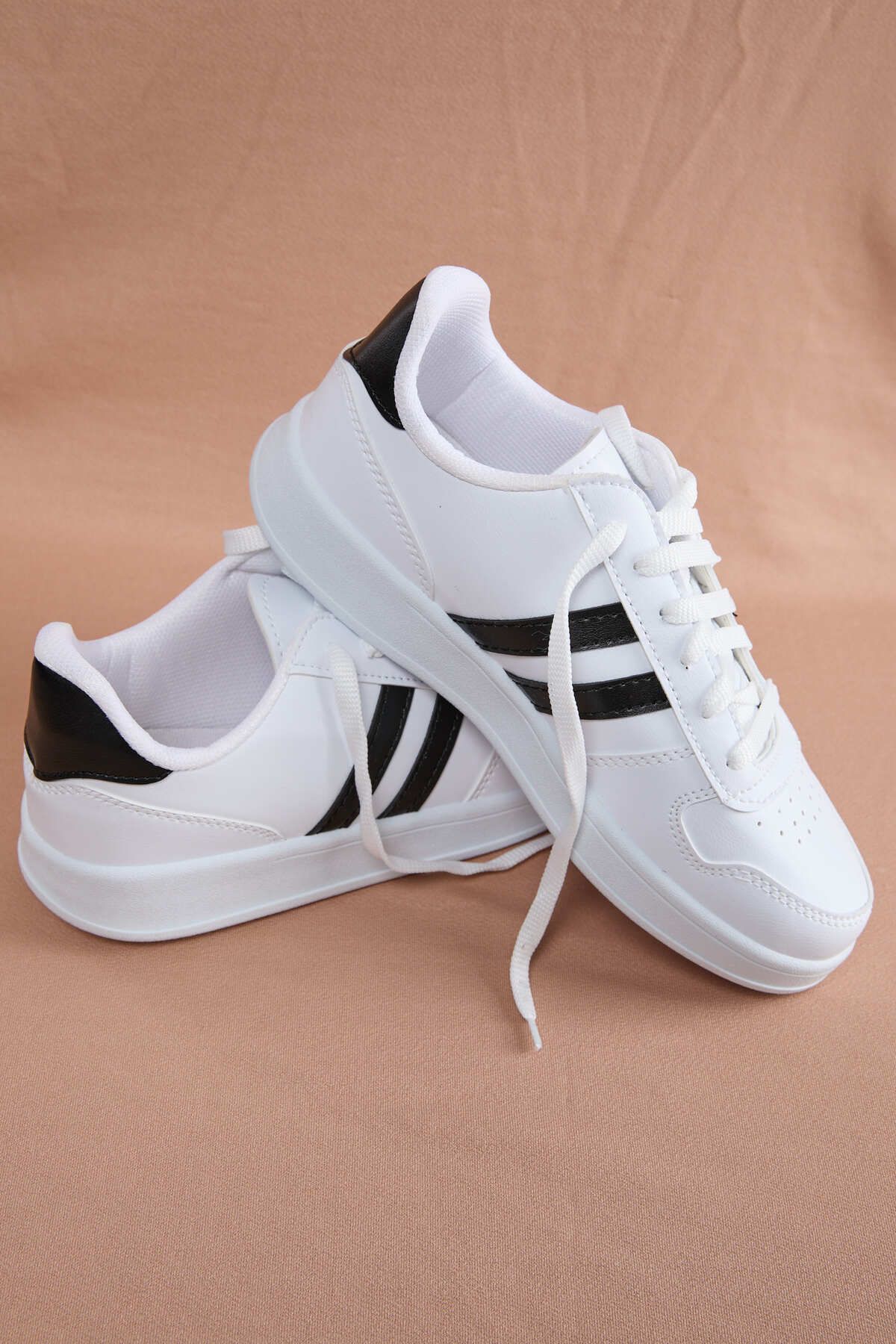 TOFİSA Kadın Beyaz Spor Ayakkabı - 23469