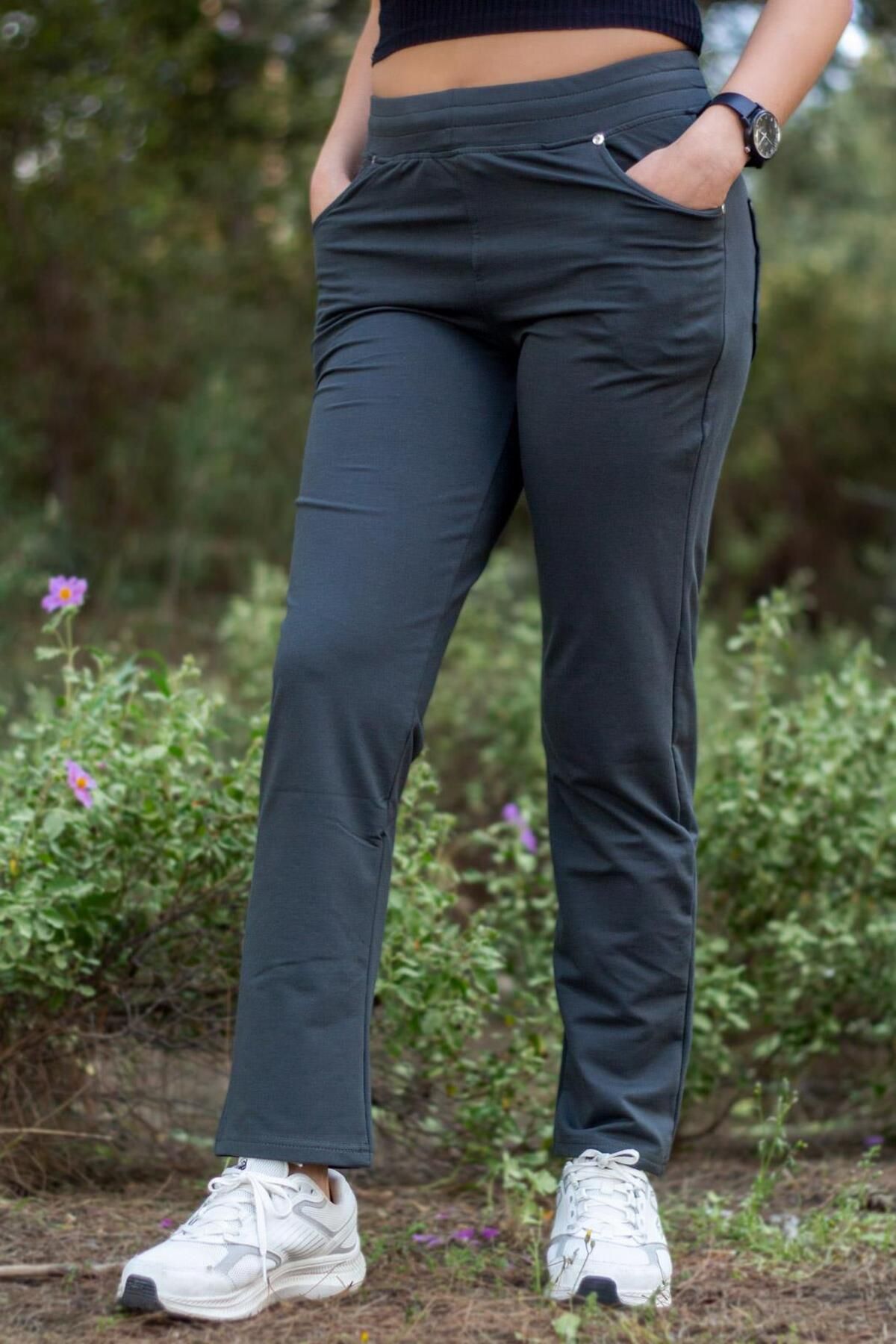 Azıcık Akıllı Kadın Koyu Yeşil Ön Arka Cep Gizli İpli Lastikli Rahat Pantolon Eşofman Altı 21KESAPANT