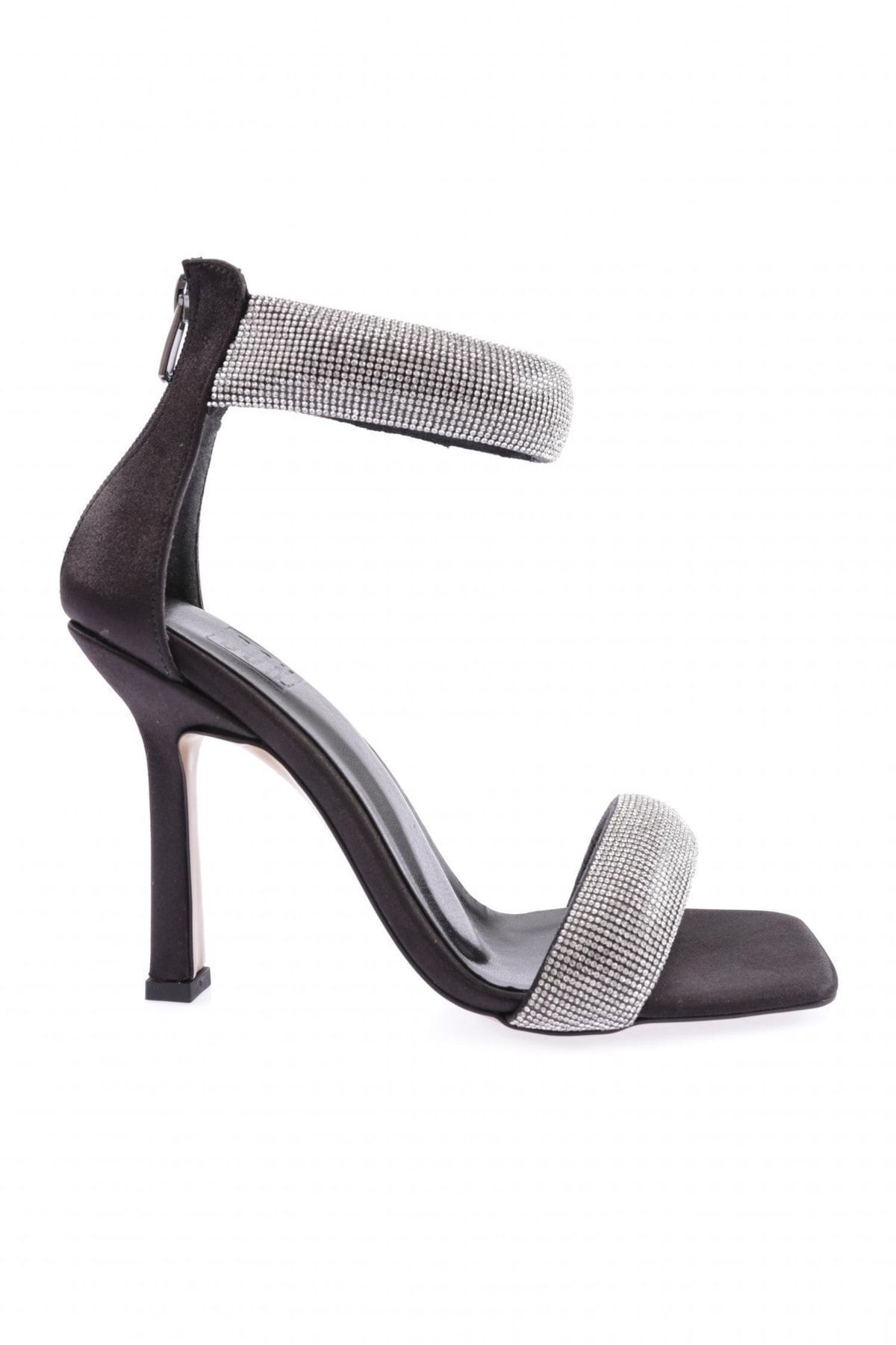 Dgn 8044-23y Kadın Silver Taşlı Bilekten Bağli Topuklu Sandalet Siyah Saten