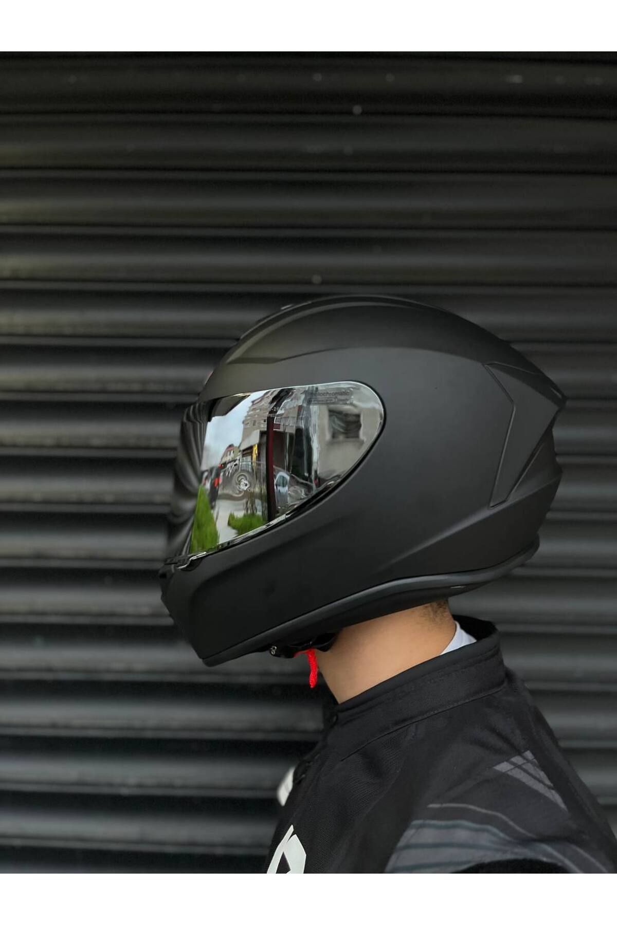 Motobros Matt Siyah Motosiklet Kaskı (Silver Ayna Vizörlü)