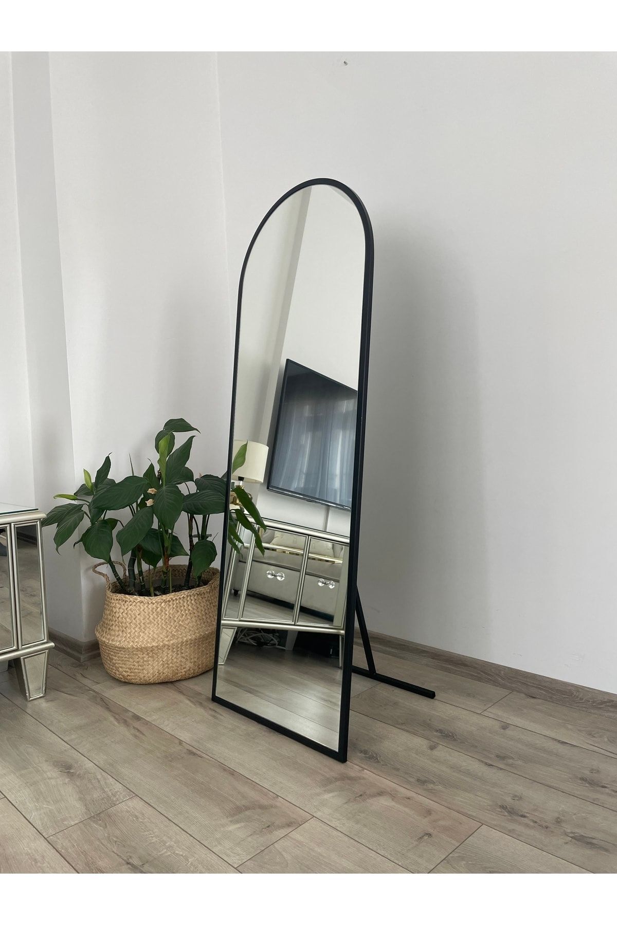 EFFE YAPI DEKOR Siyah Metal Çerçeveli 140x50 Cm Oval Ayaklı Boy Aynası