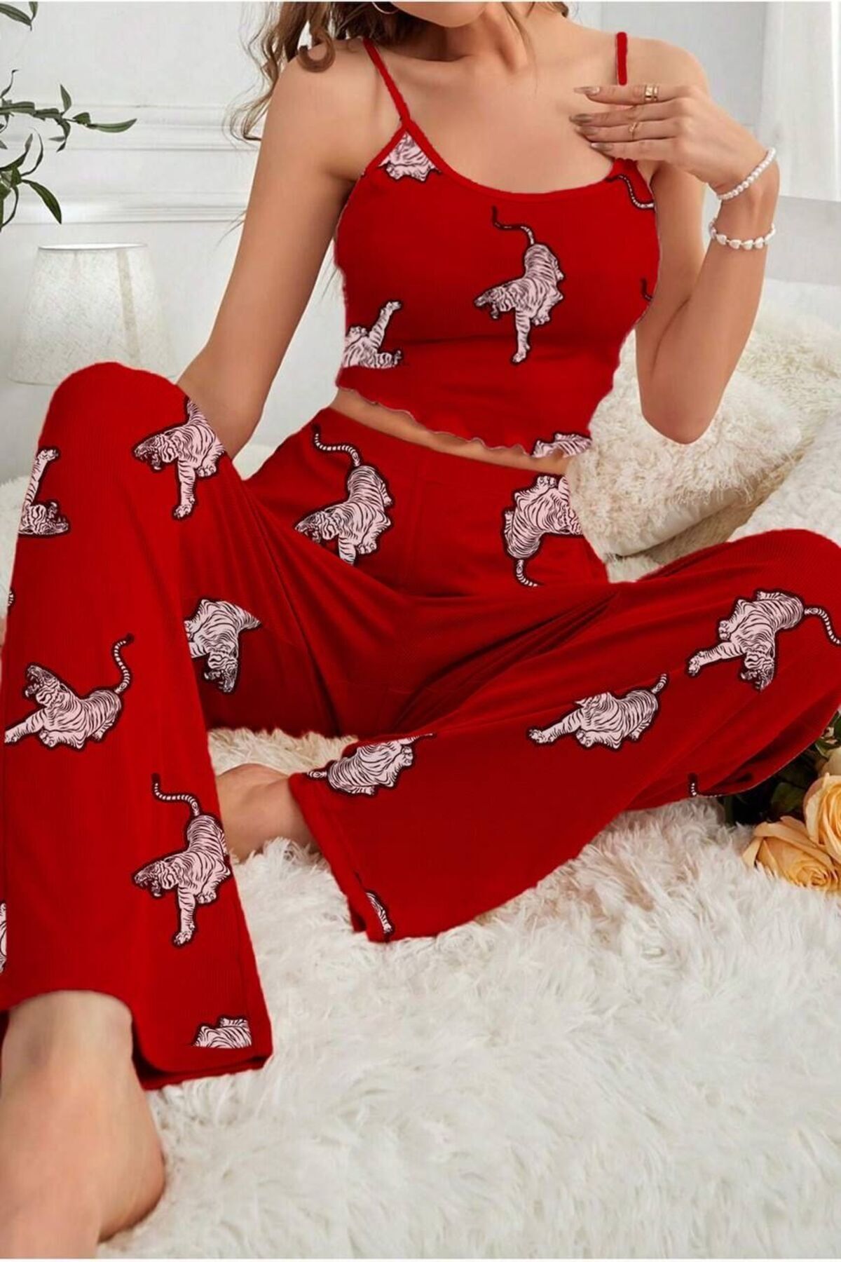 Cesur Kadın Askılı Uzun Pijama Takımı lırmızı kaplan