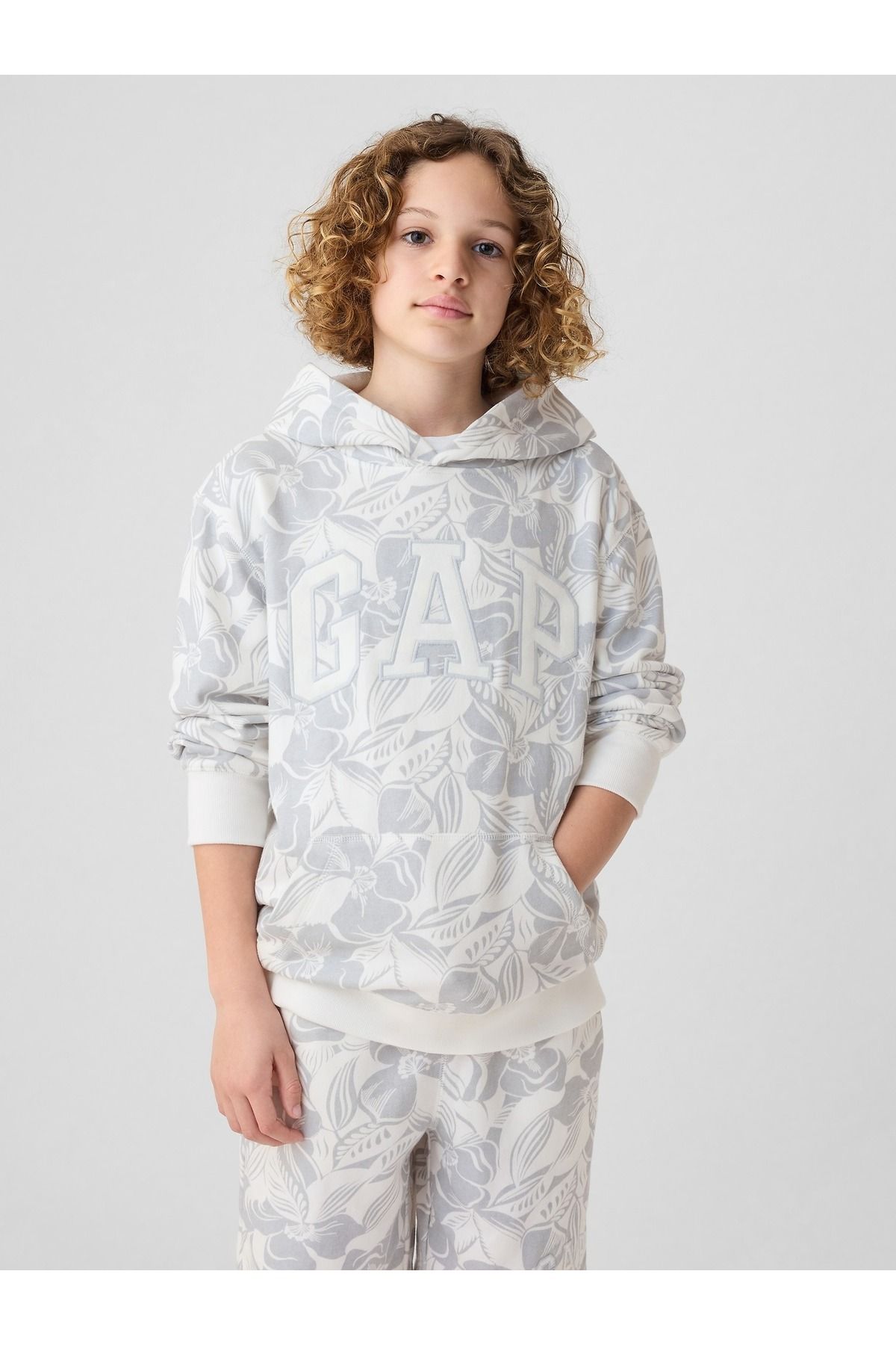 GAP Erkek Çocuk Kırık Beyaz Gap Logo Oversized Fransız Havlu Kumaş Sweatshirt