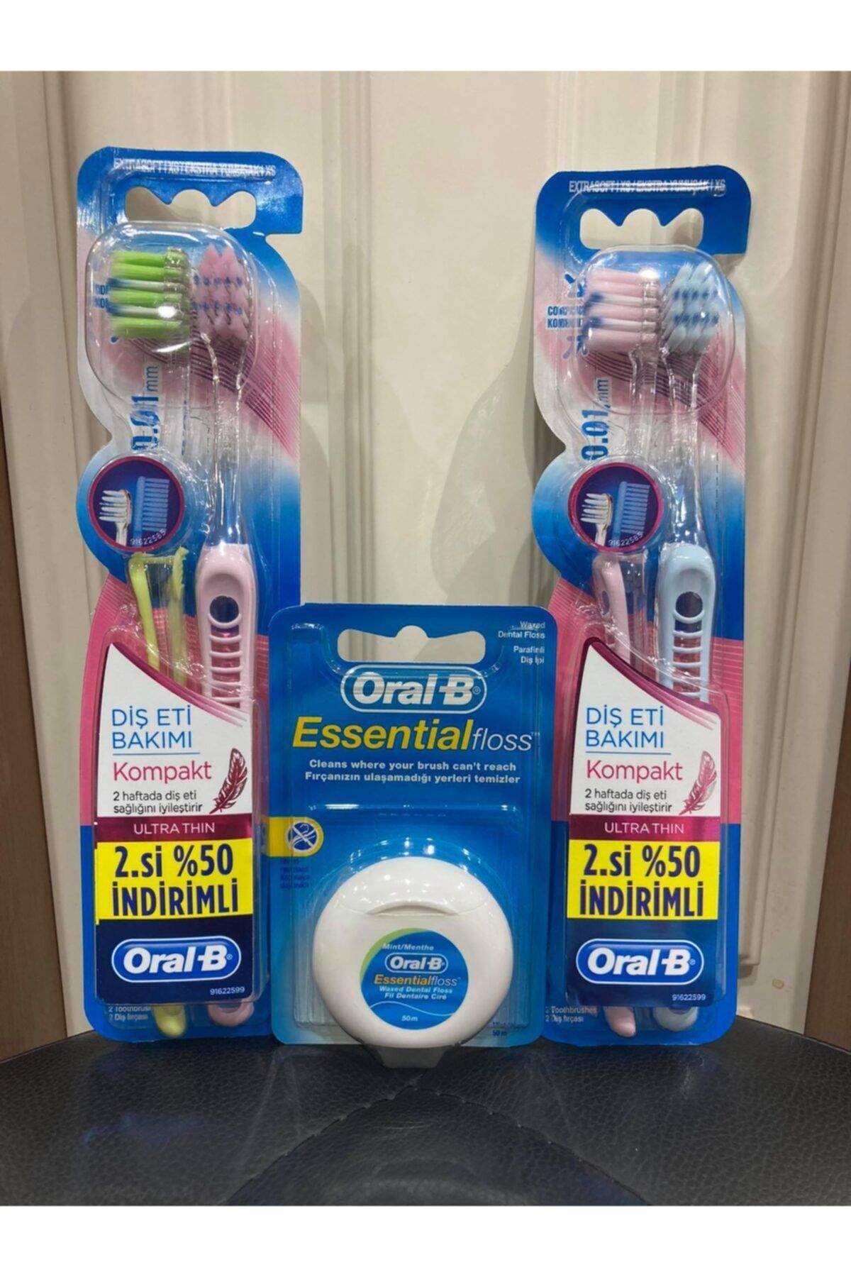 Oral-B Essential Floss Diş Ipi Diş Fırçası Ultrathin Kompakt Hassas 2'li Fırsat Paketi
